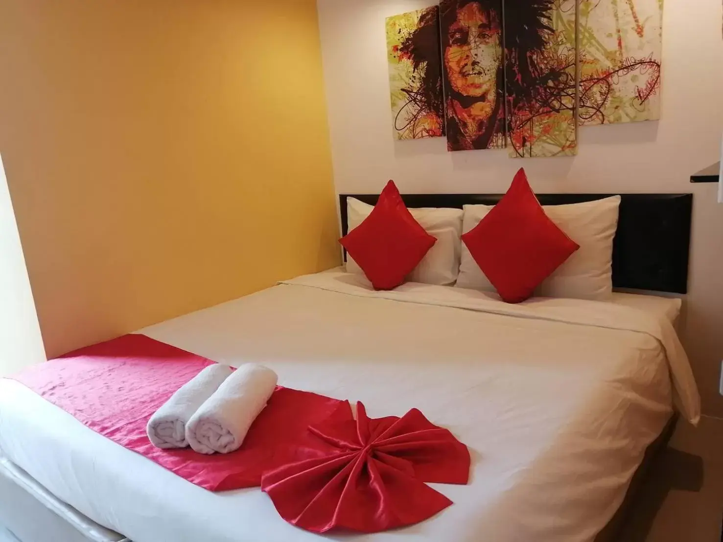 Bedroom, Bed in Khaosan Art Hotel - SHA Plus Certified