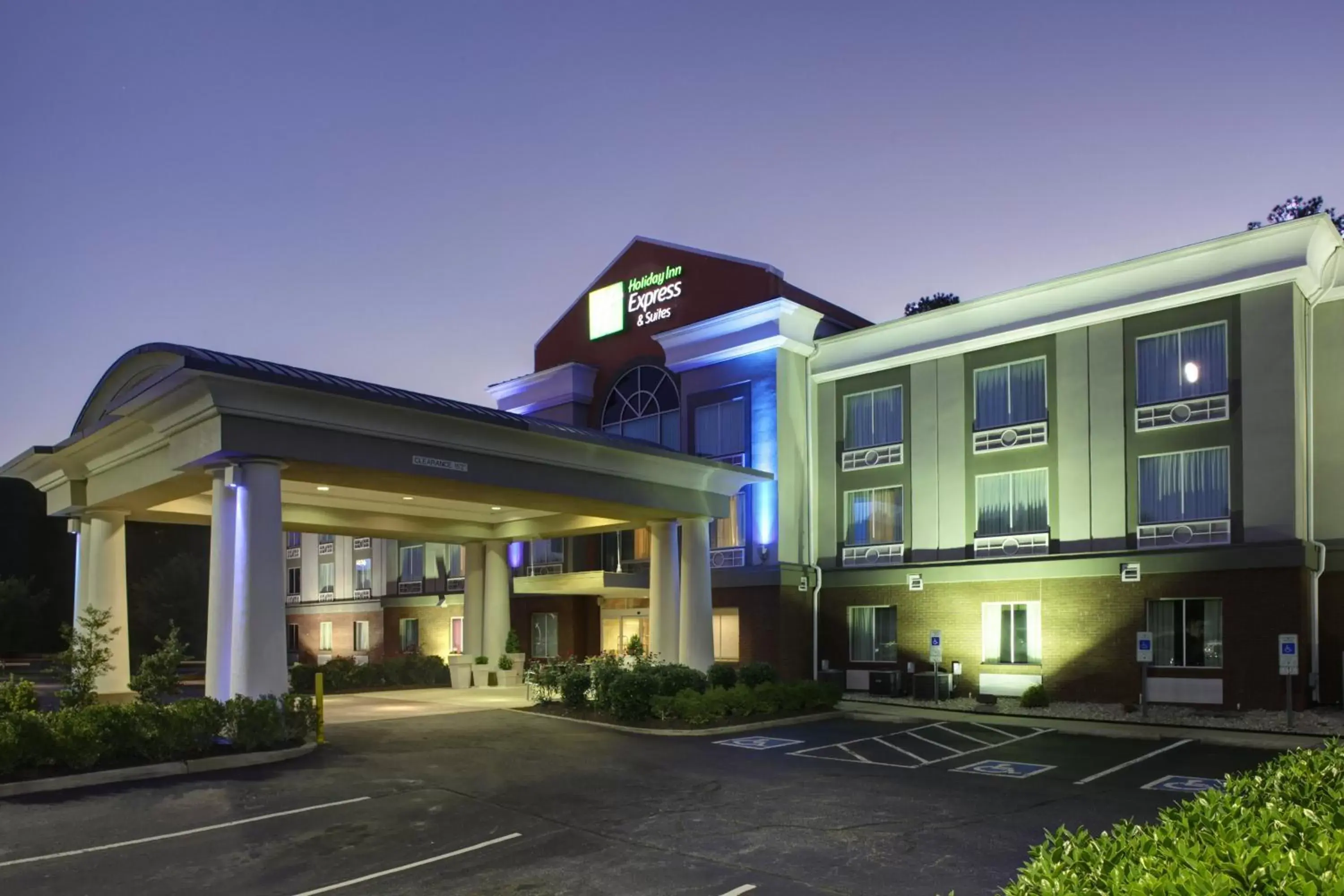 Property Building in Holiday Inn Express Hotel & Suites Emporia, an IHG Hotel