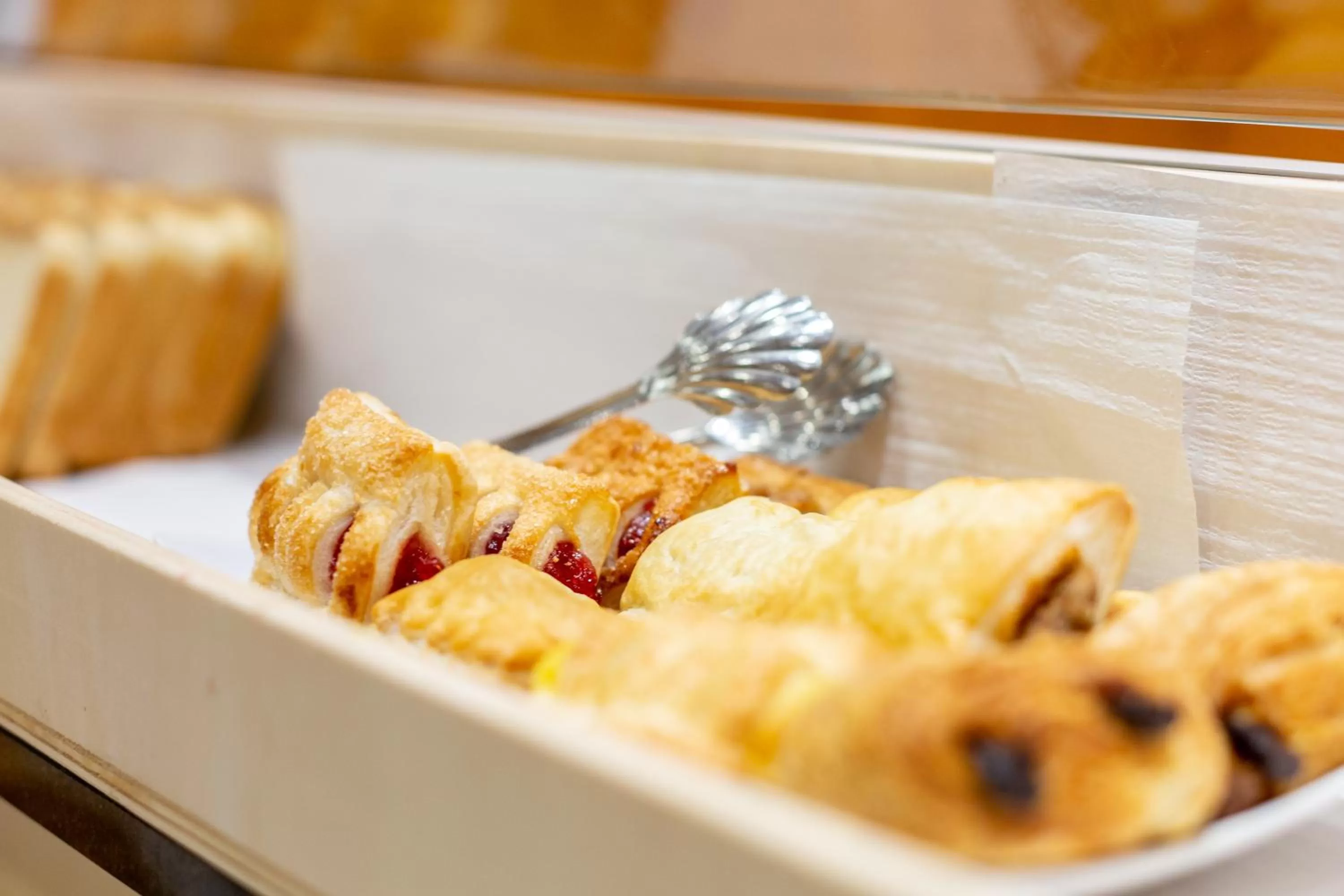 Food and drinks in Hotel Alexander