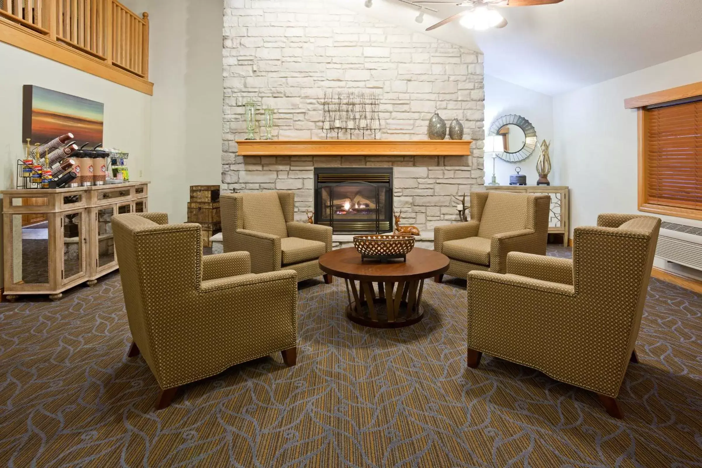 Lobby or reception, Seating Area in AmericInn by Wyndham Princeton MN