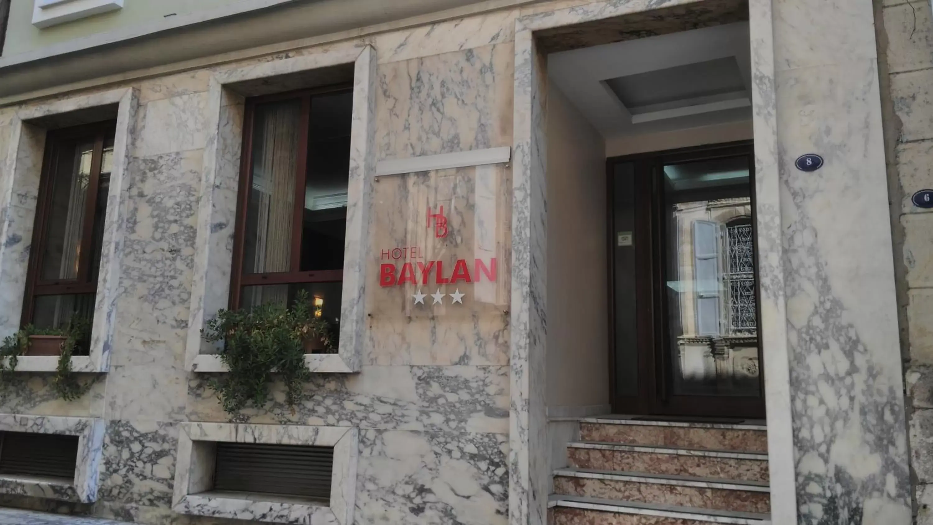 Facade/entrance in Hotel Baylan Basmane