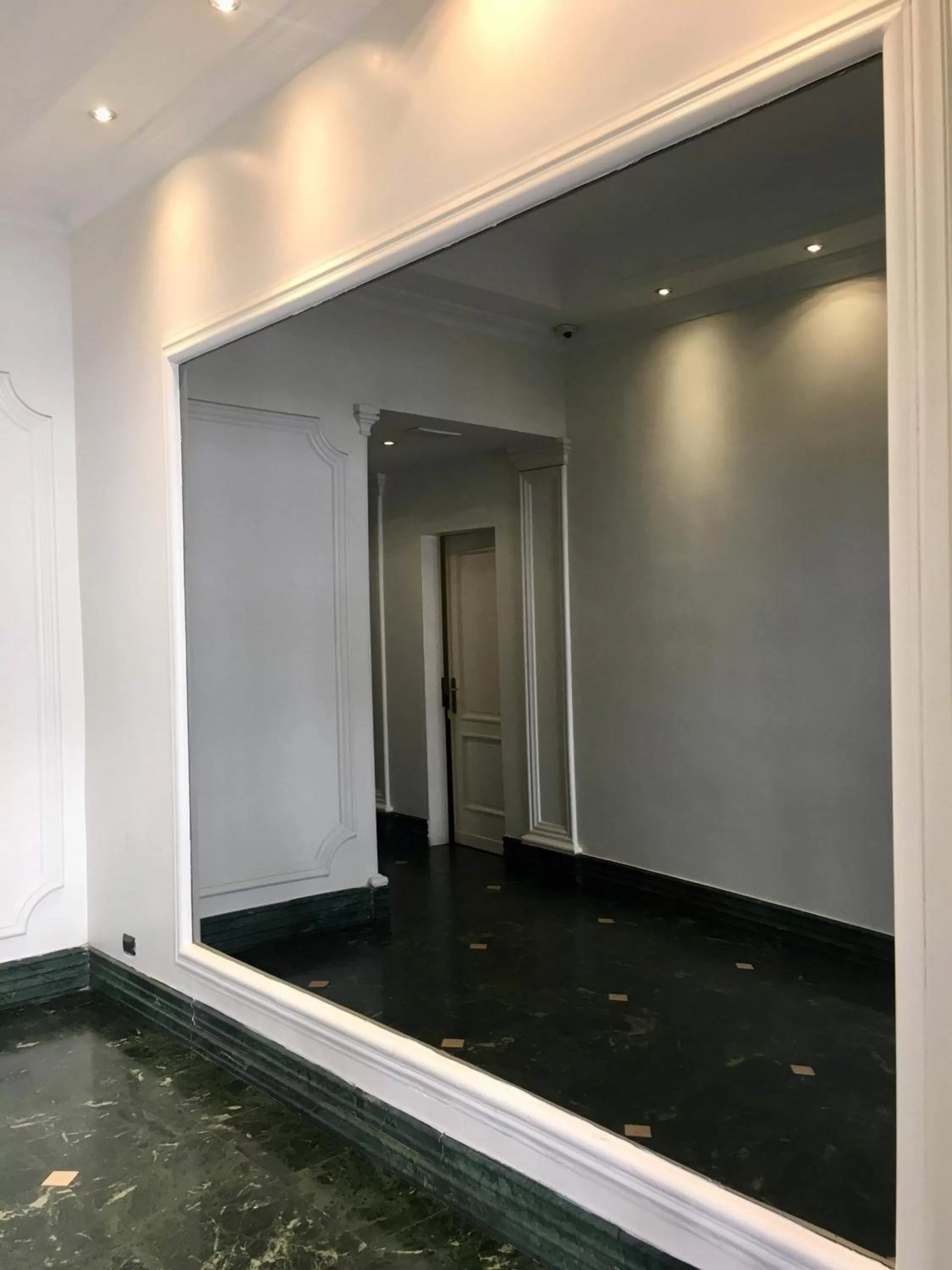 Facade/entrance in Hotel Tito