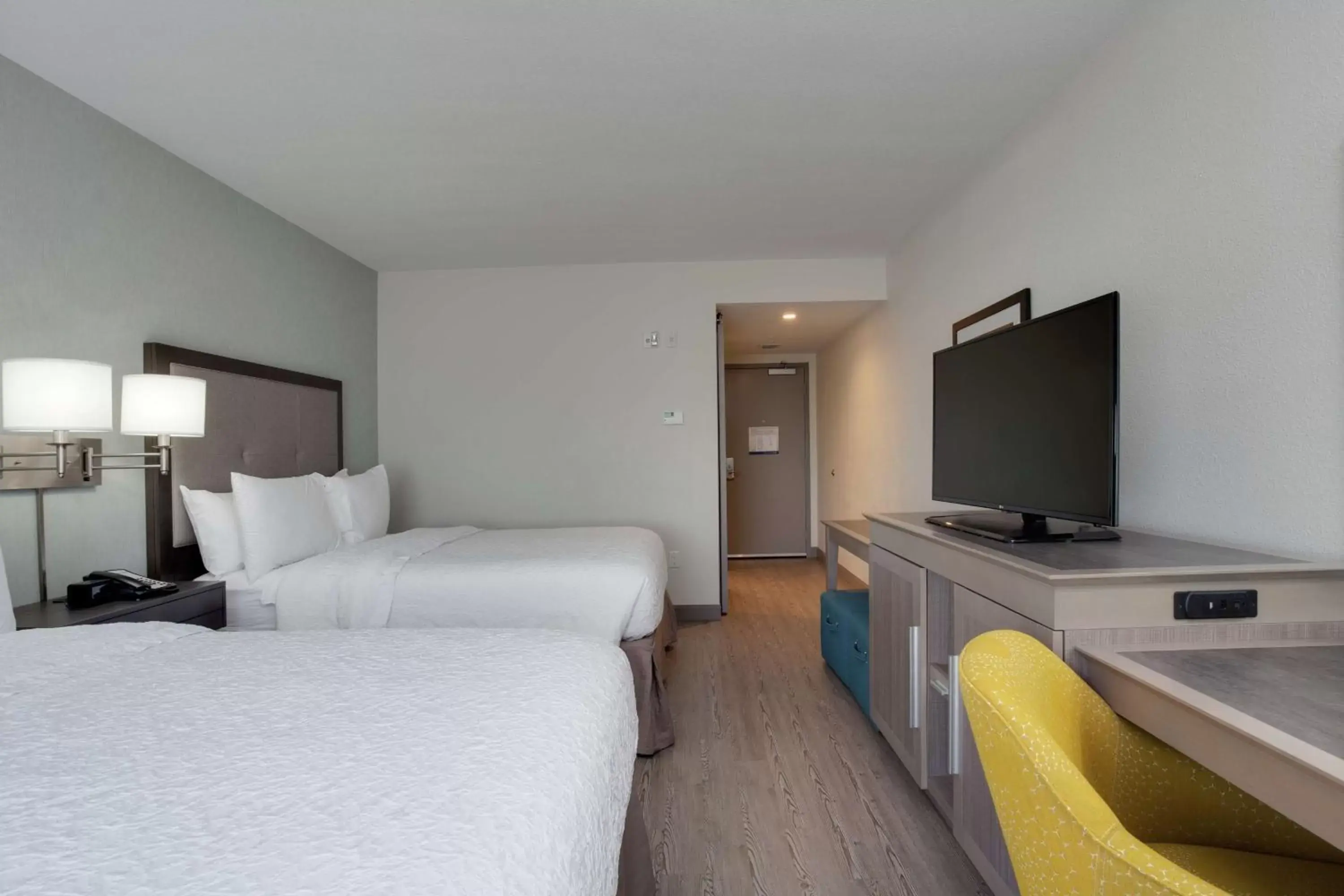 Bedroom, TV/Entertainment Center in Hampton Inn & Suites Miami Wynwood Design District, FL