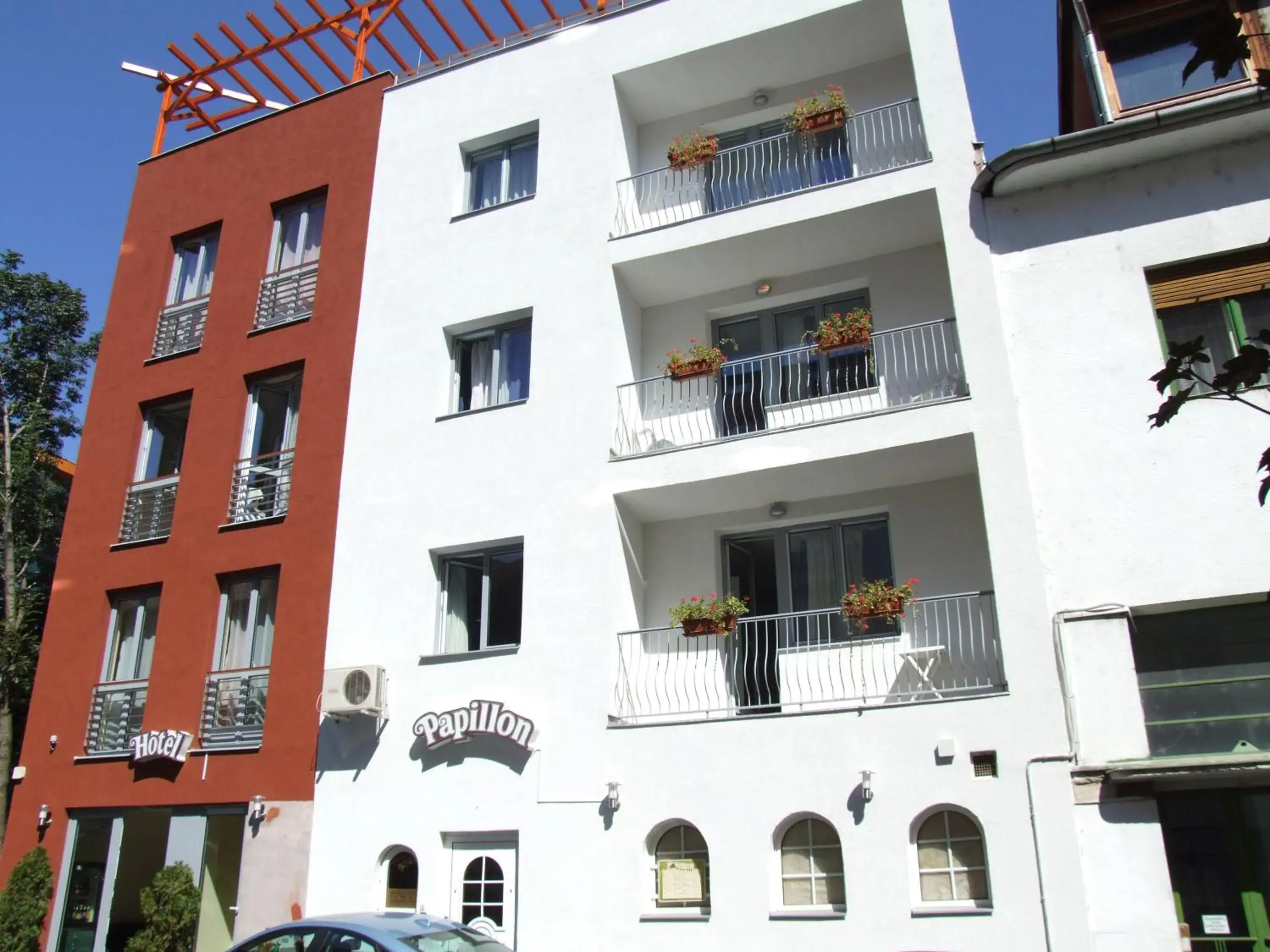 Facade/entrance, Property Building in Hotel Papillon