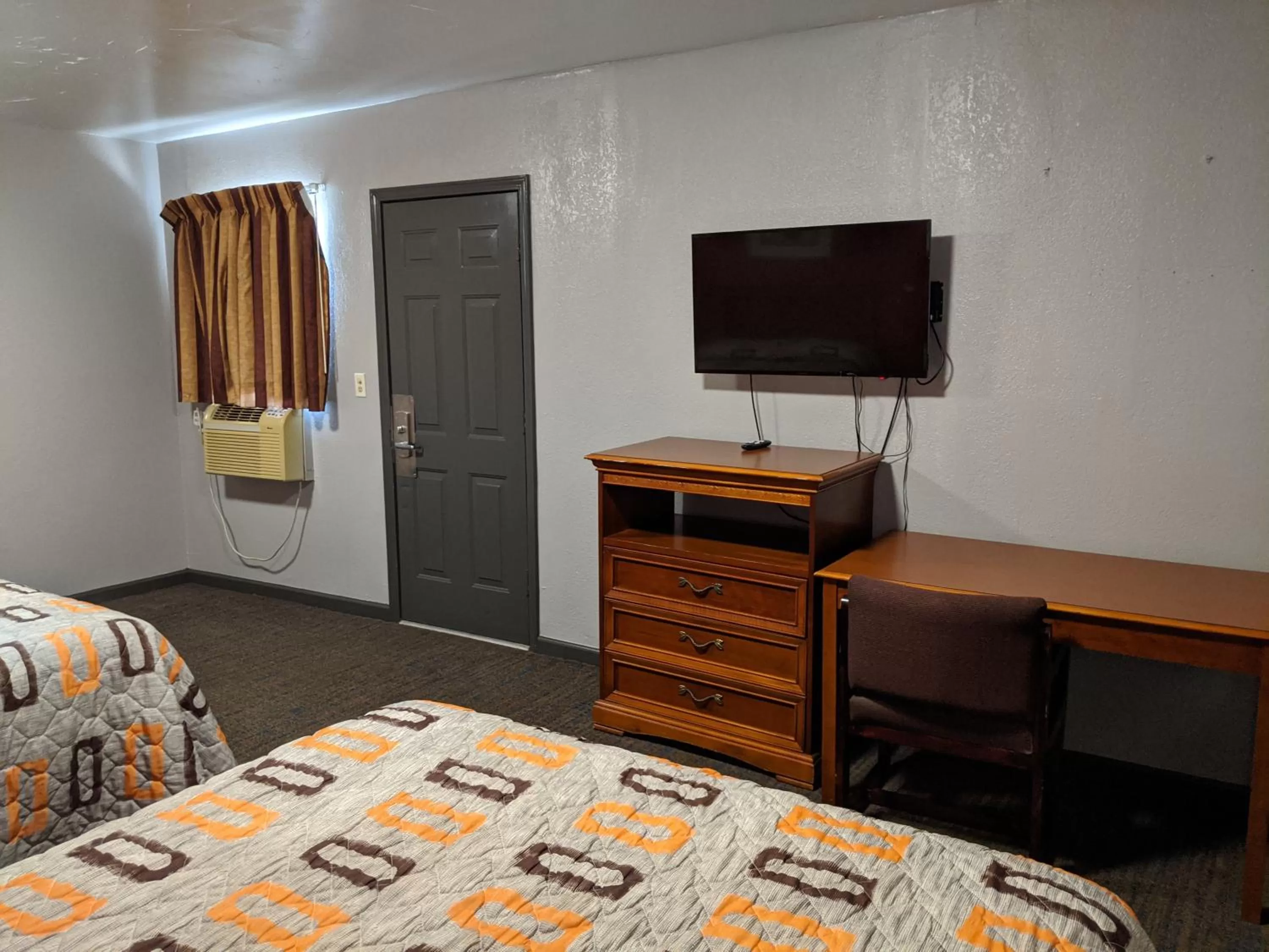 TV and multimedia, Bed in Budget Inn El Reno