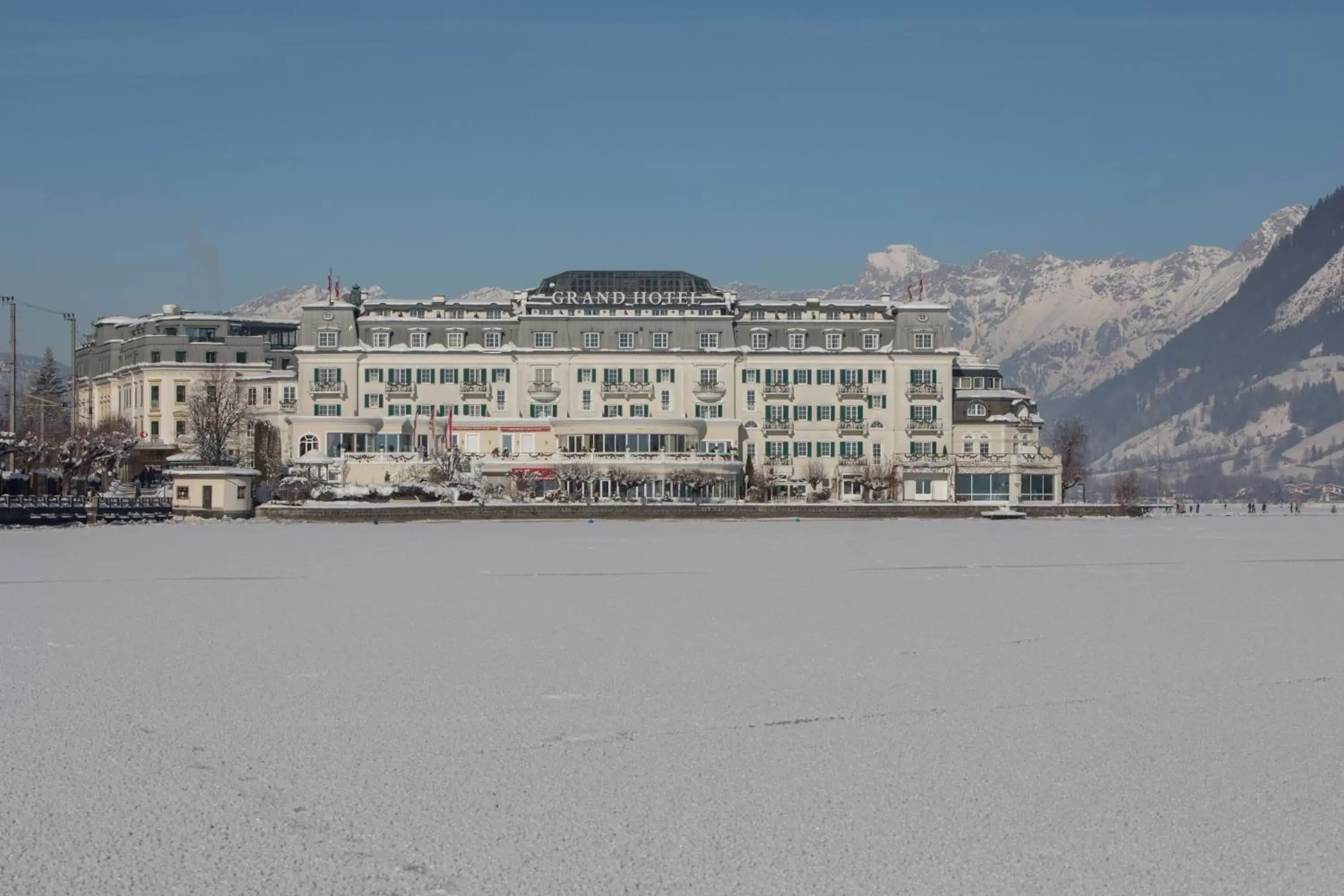 Lake view, Property Building in Grand Hotel Zell am See