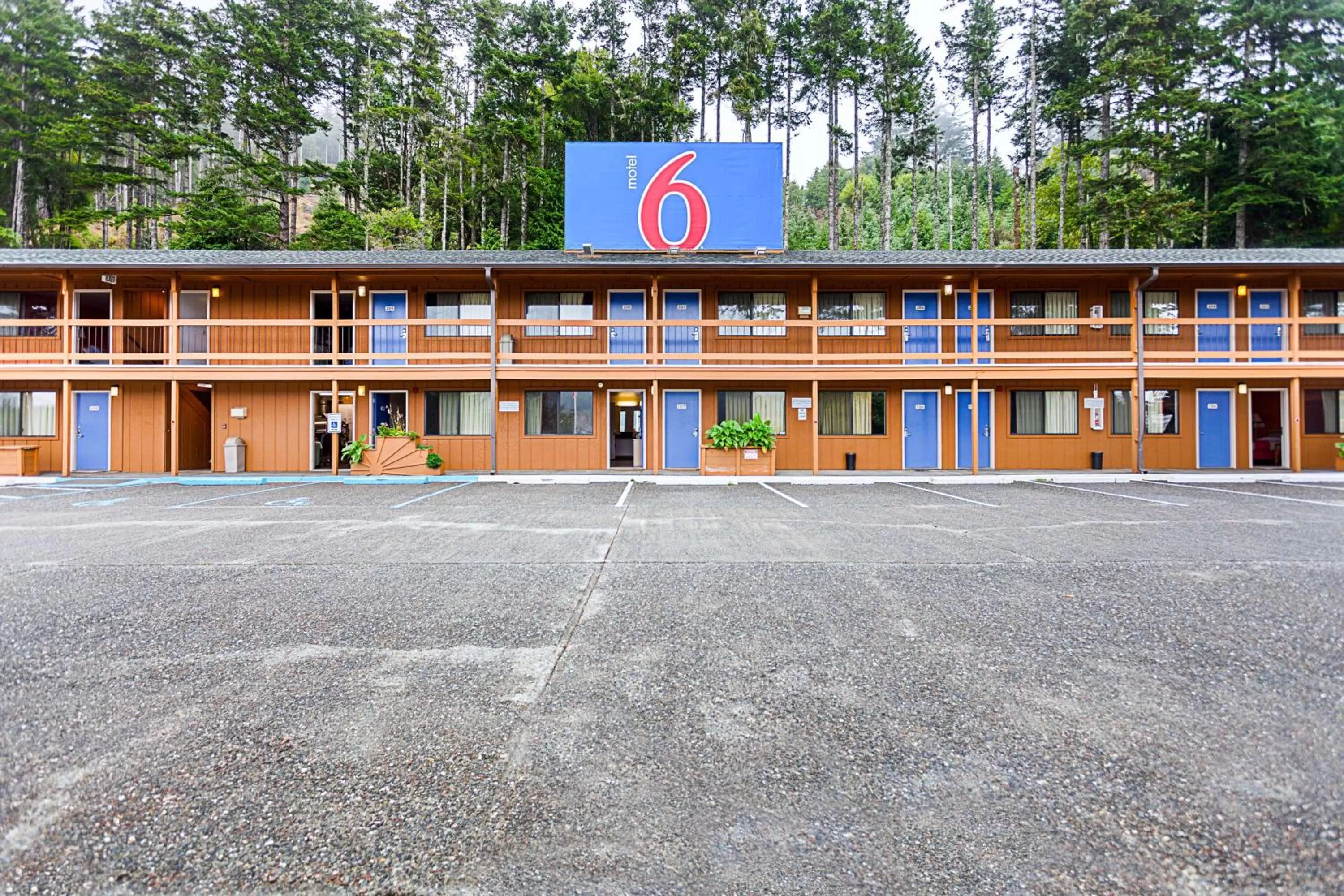 Property building in Motel 6 Gold Beach