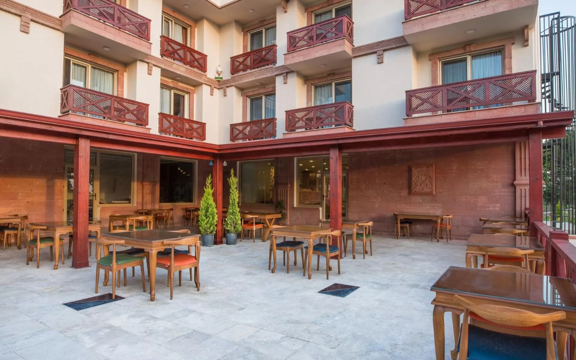 Restaurant/places to eat in Helen Troya Hotel Geyikli