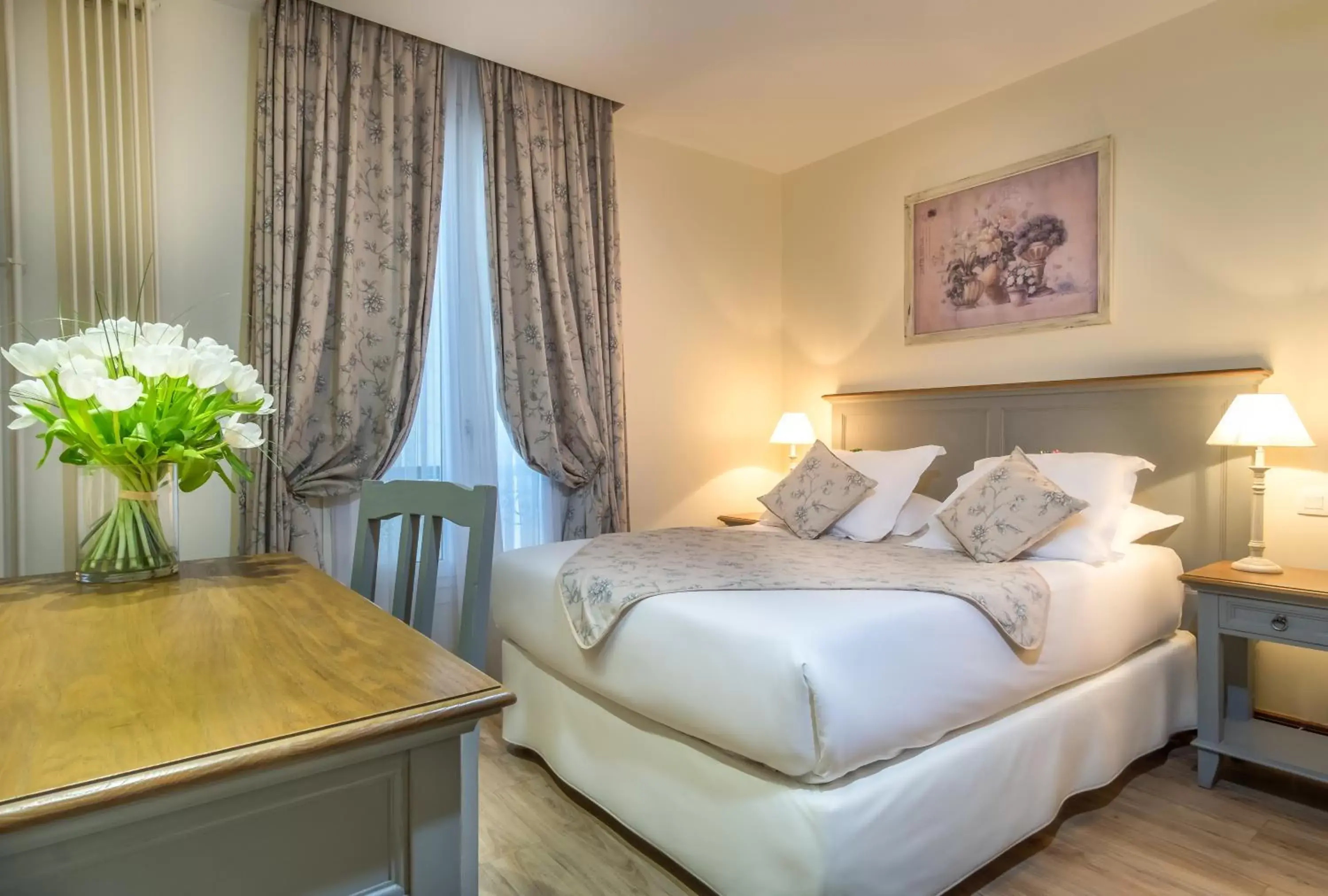 Classic Double Room in Waldorf Montparnasse Classic Double Room in Waldorf Montparnasse