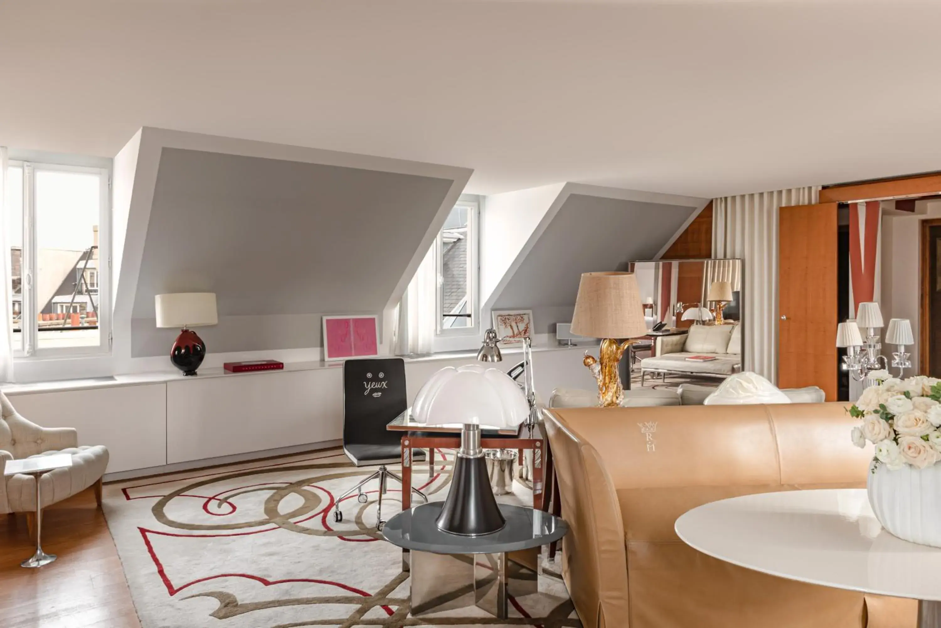 Living room, Kitchen/Kitchenette in Le Royal Monceau Hotel Raffles Paris