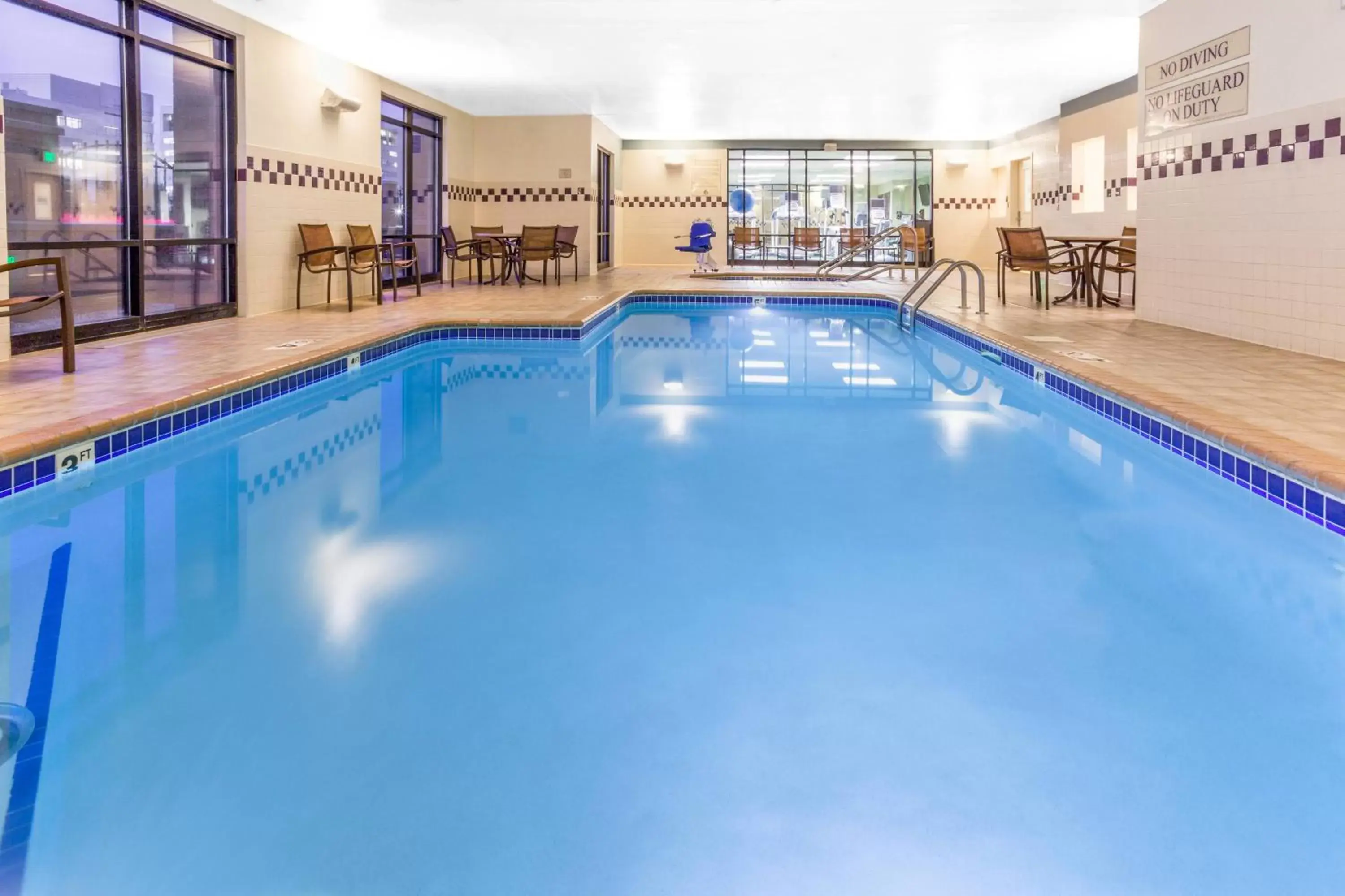 Swimming Pool in SpringHill Suites Minneapolis Eden Prairie