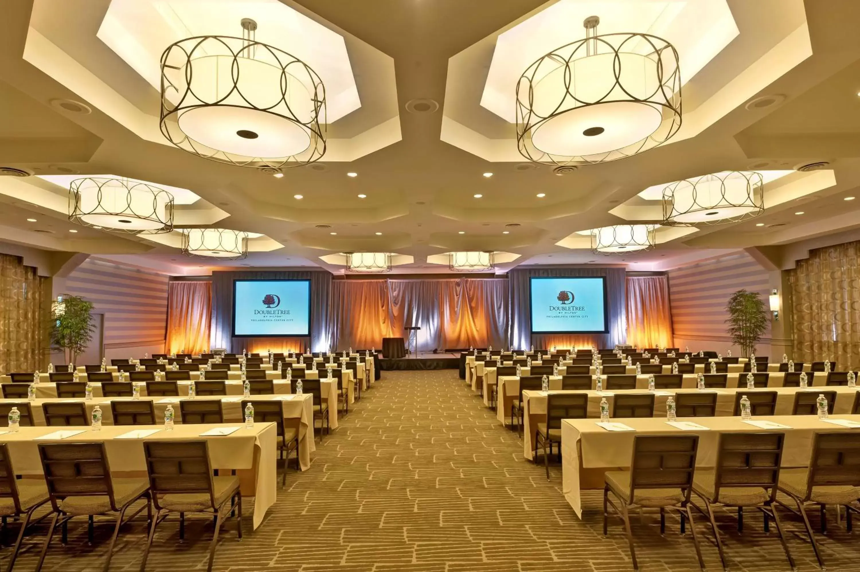 Meeting/conference room in DoubleTree by Hilton Philadelphia Center City