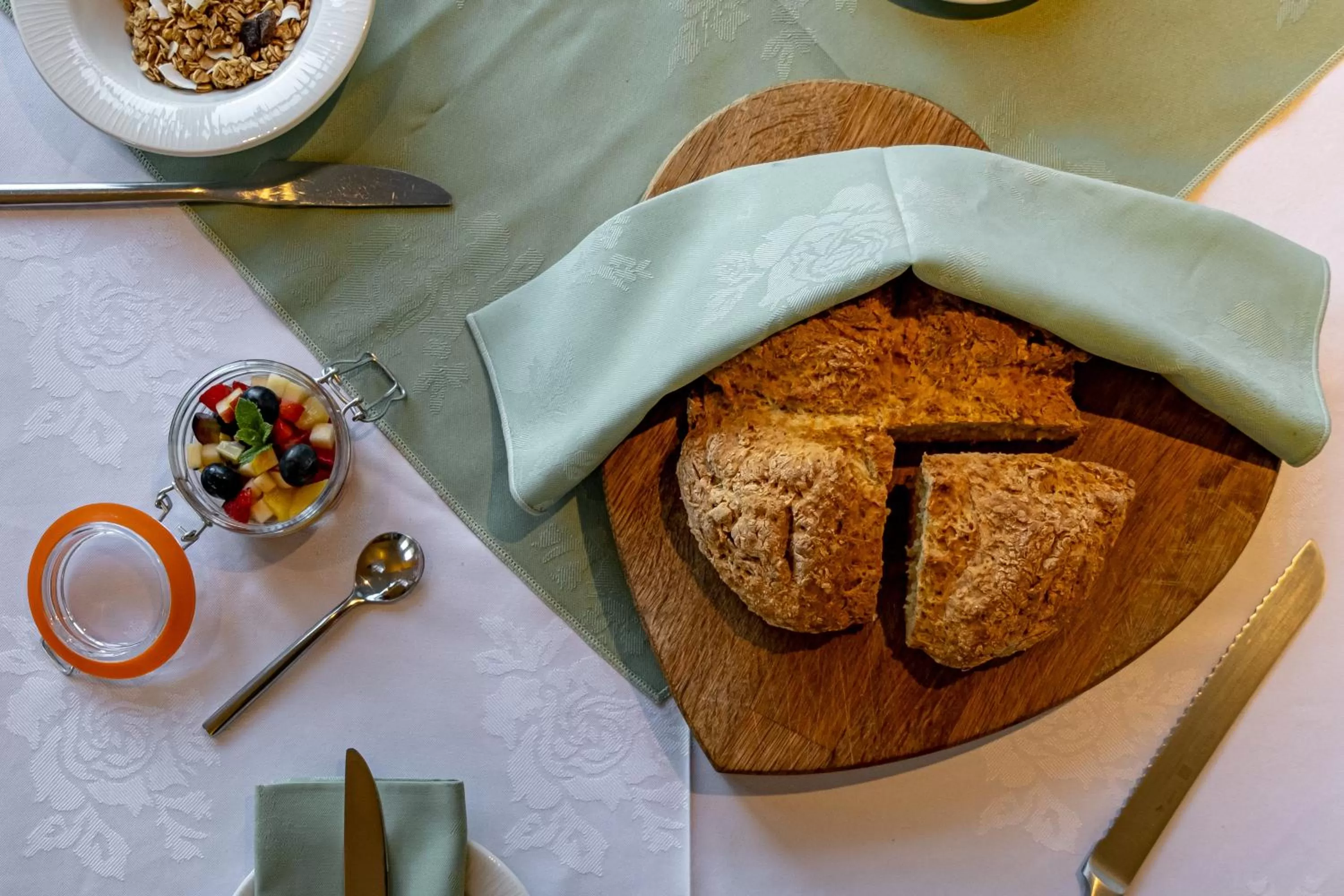 Breakfast in Glyntwrog House