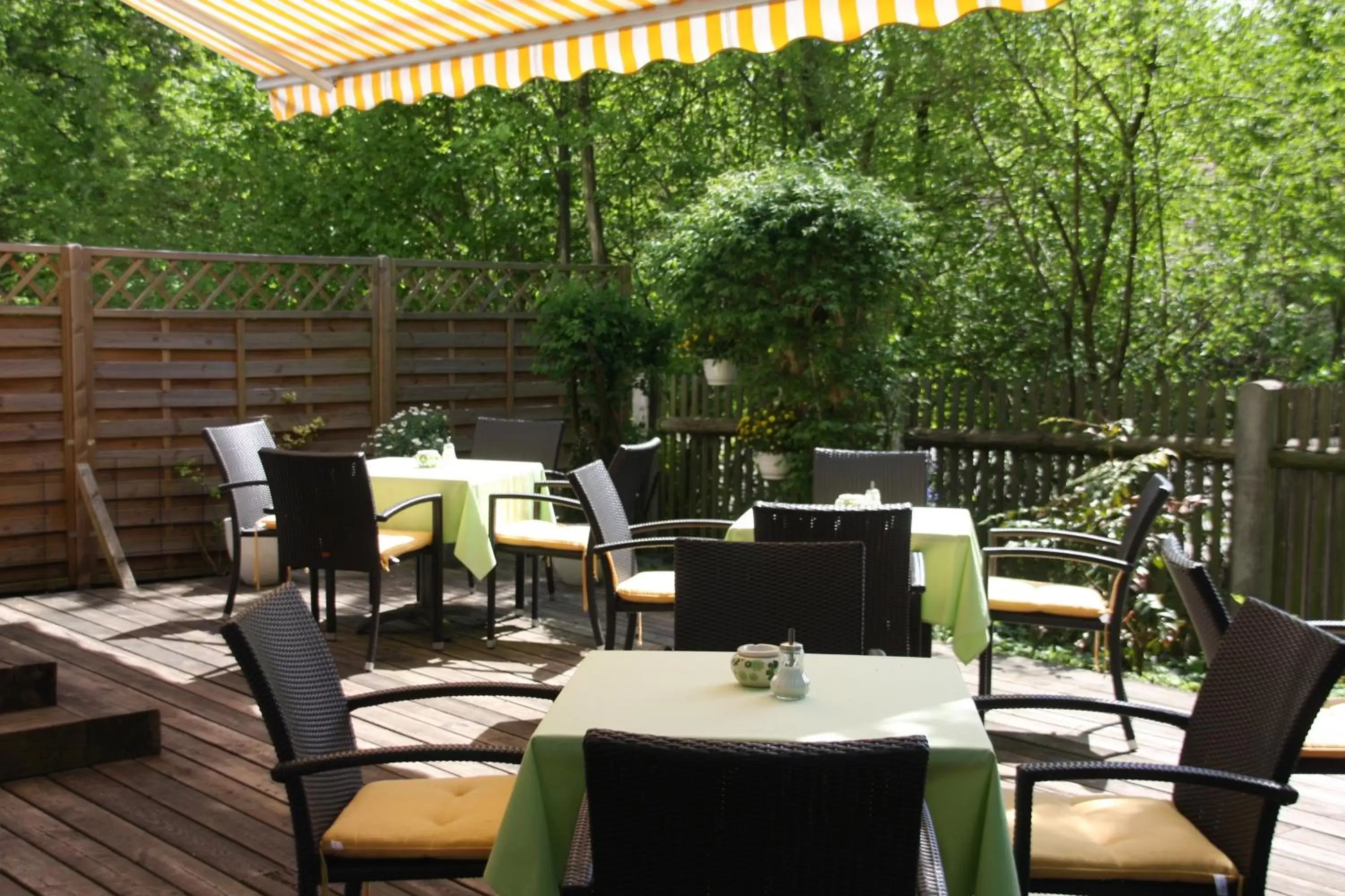 Restaurant/Places to Eat in Hotel Stadt Pasing