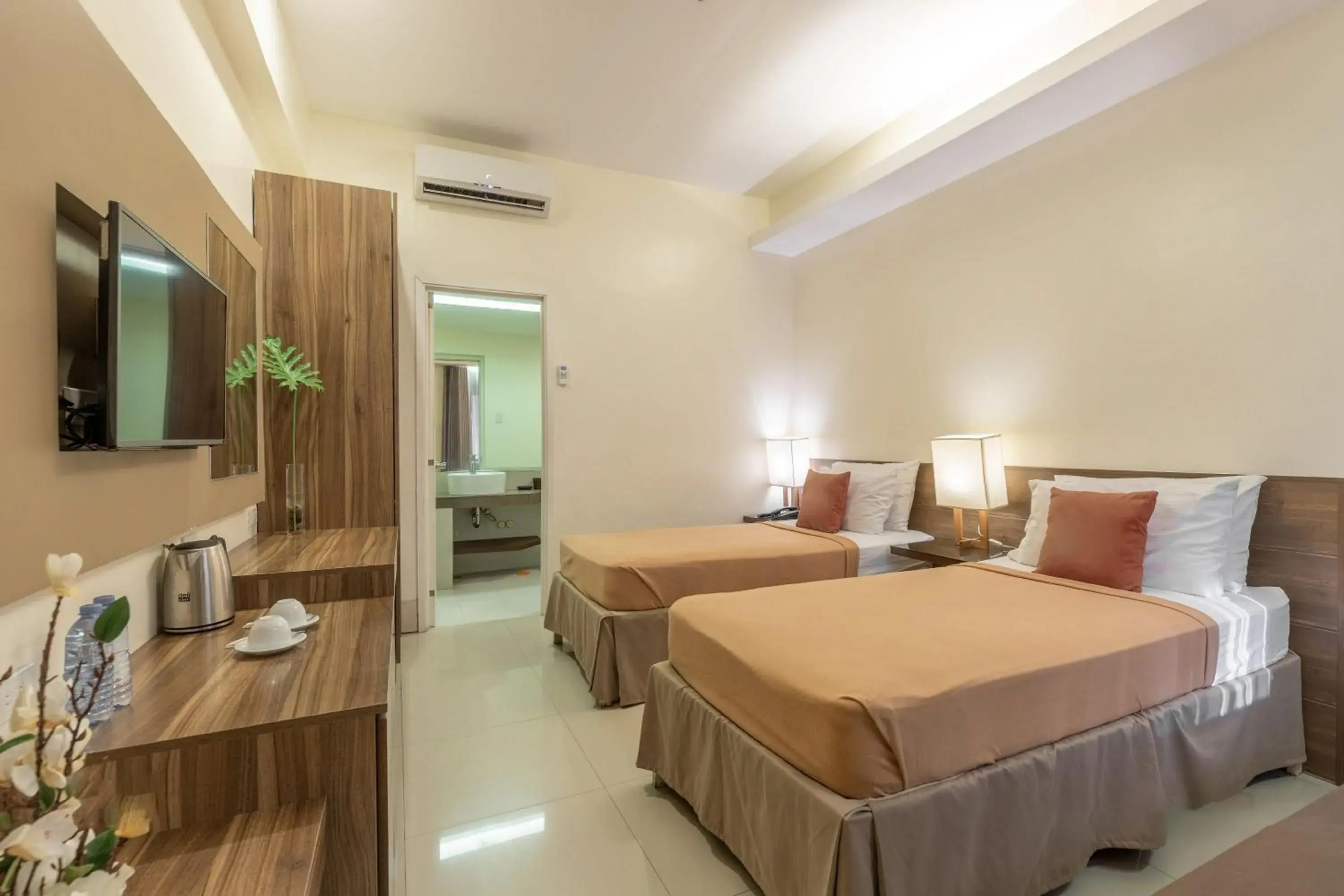 Bed in Selah Garden Hotel Manila