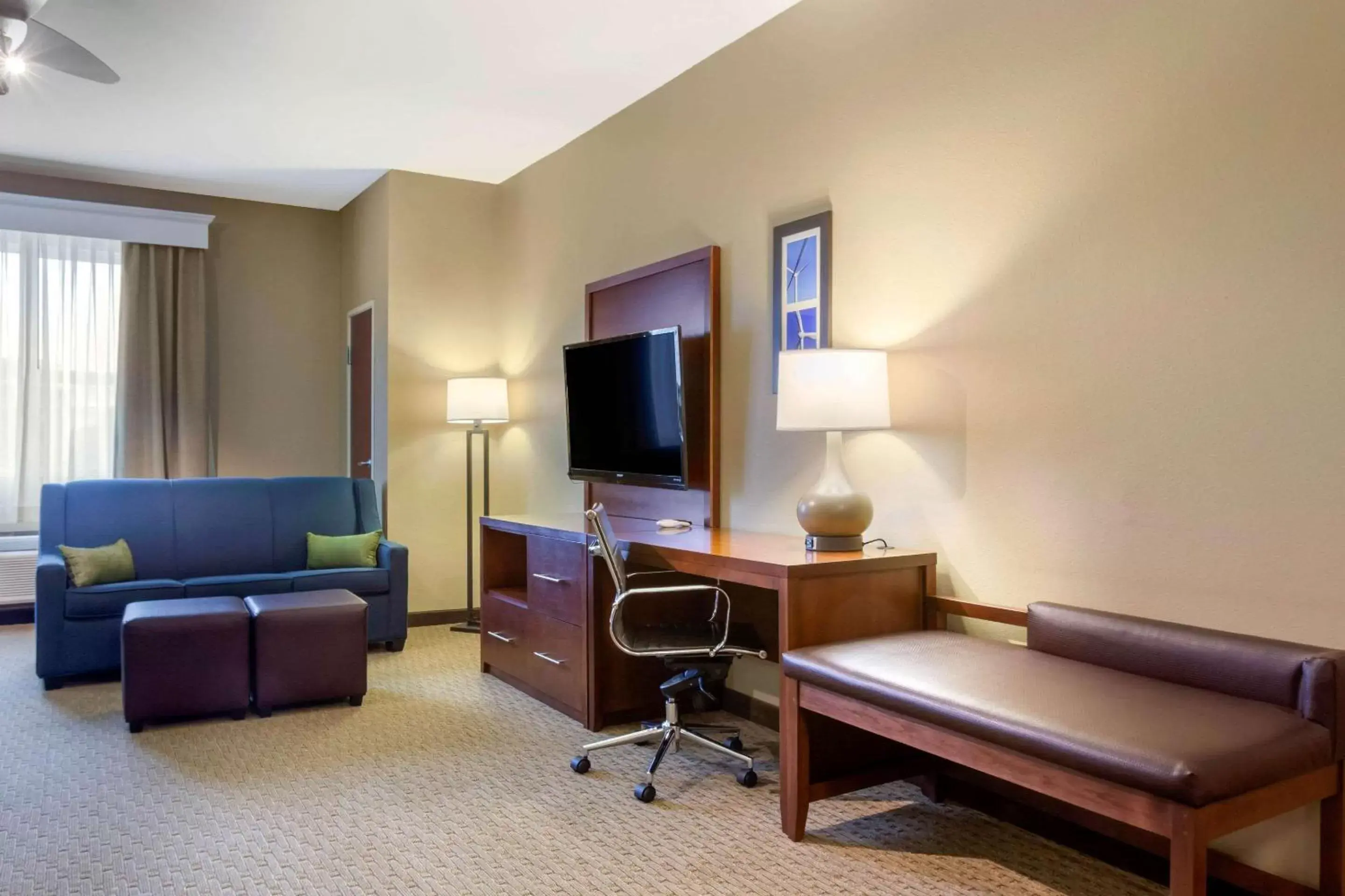 Photo of the whole room, Seating Area in Comfort Inn & Suites Amarillo