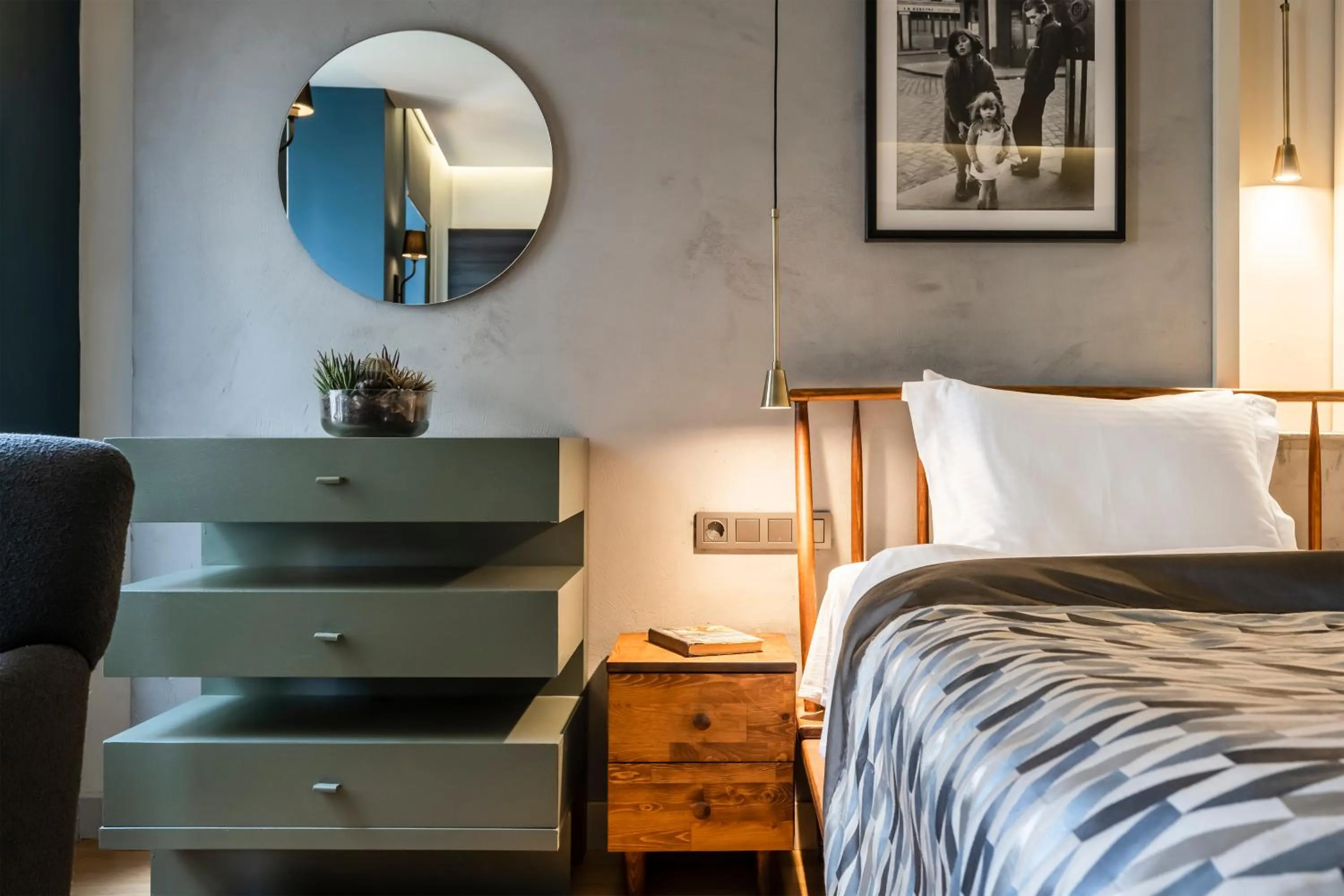 Decorative detail, Bed in Ansen Hotel and Suites