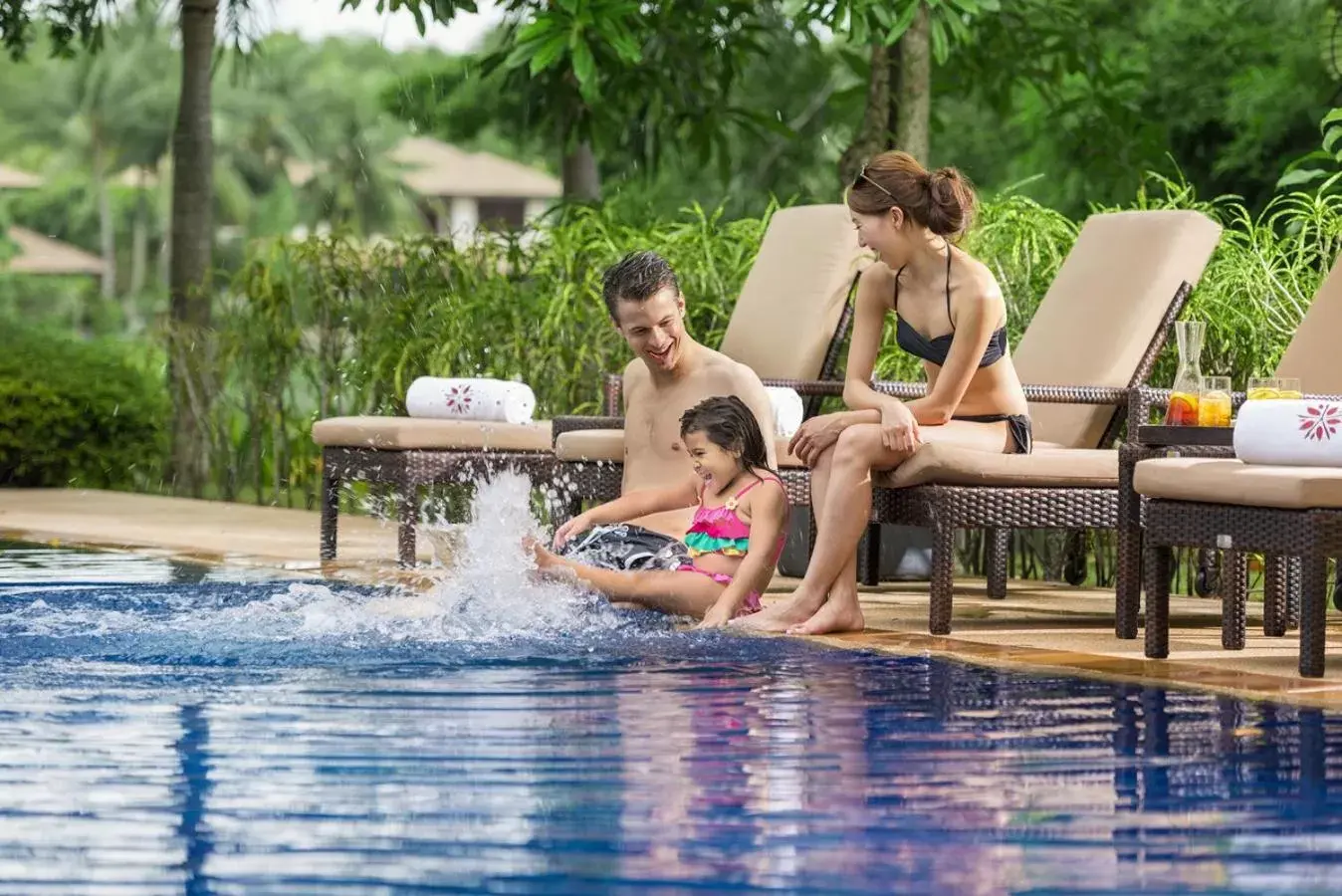 Swimming pool in Angsana Zhuhai Phoenix Bay Swimming pool in Angsana Zhuhai Phoenix Bay