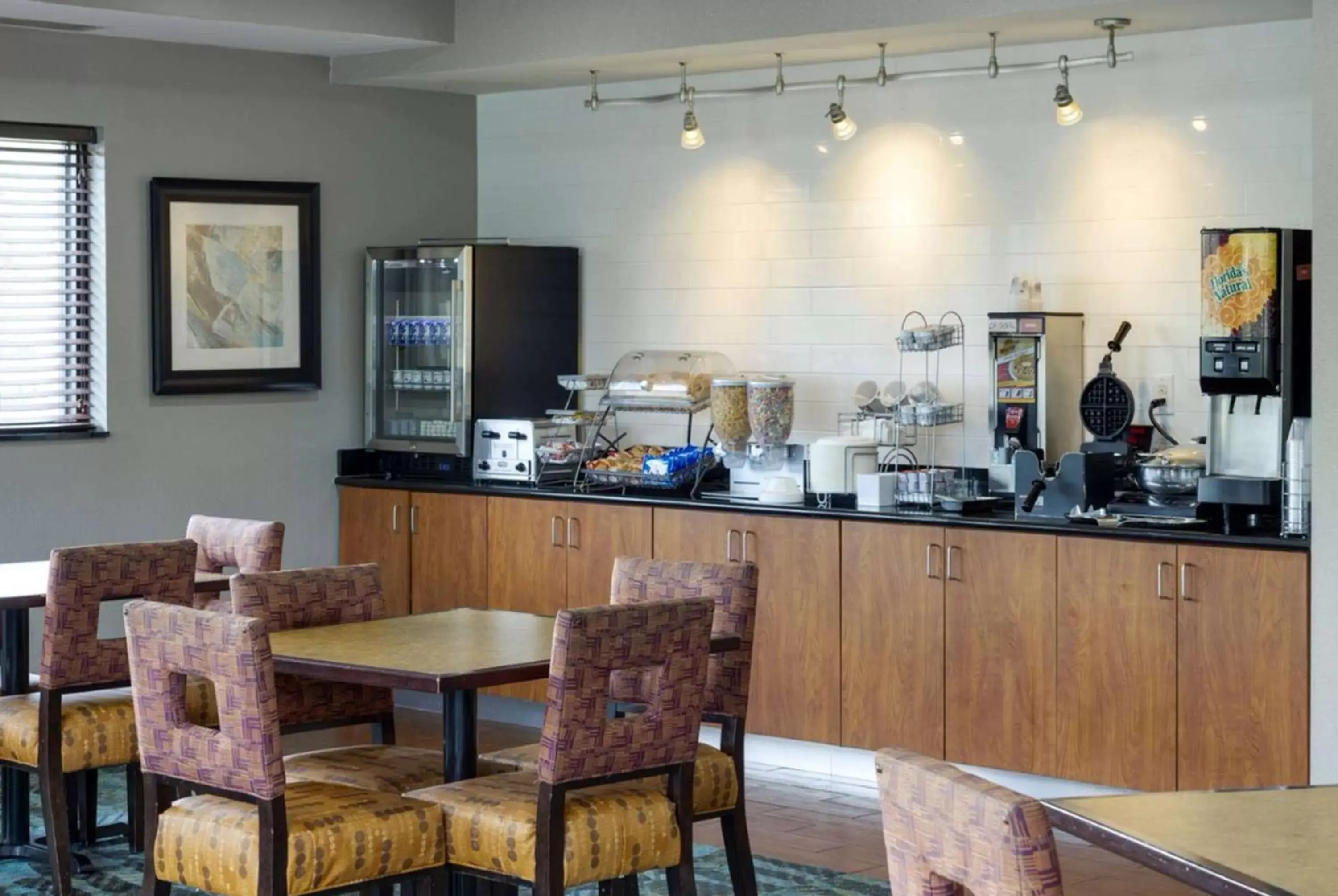 Breakfast, Restaurant/Places to Eat in La Quinta by Wyndham Edmond