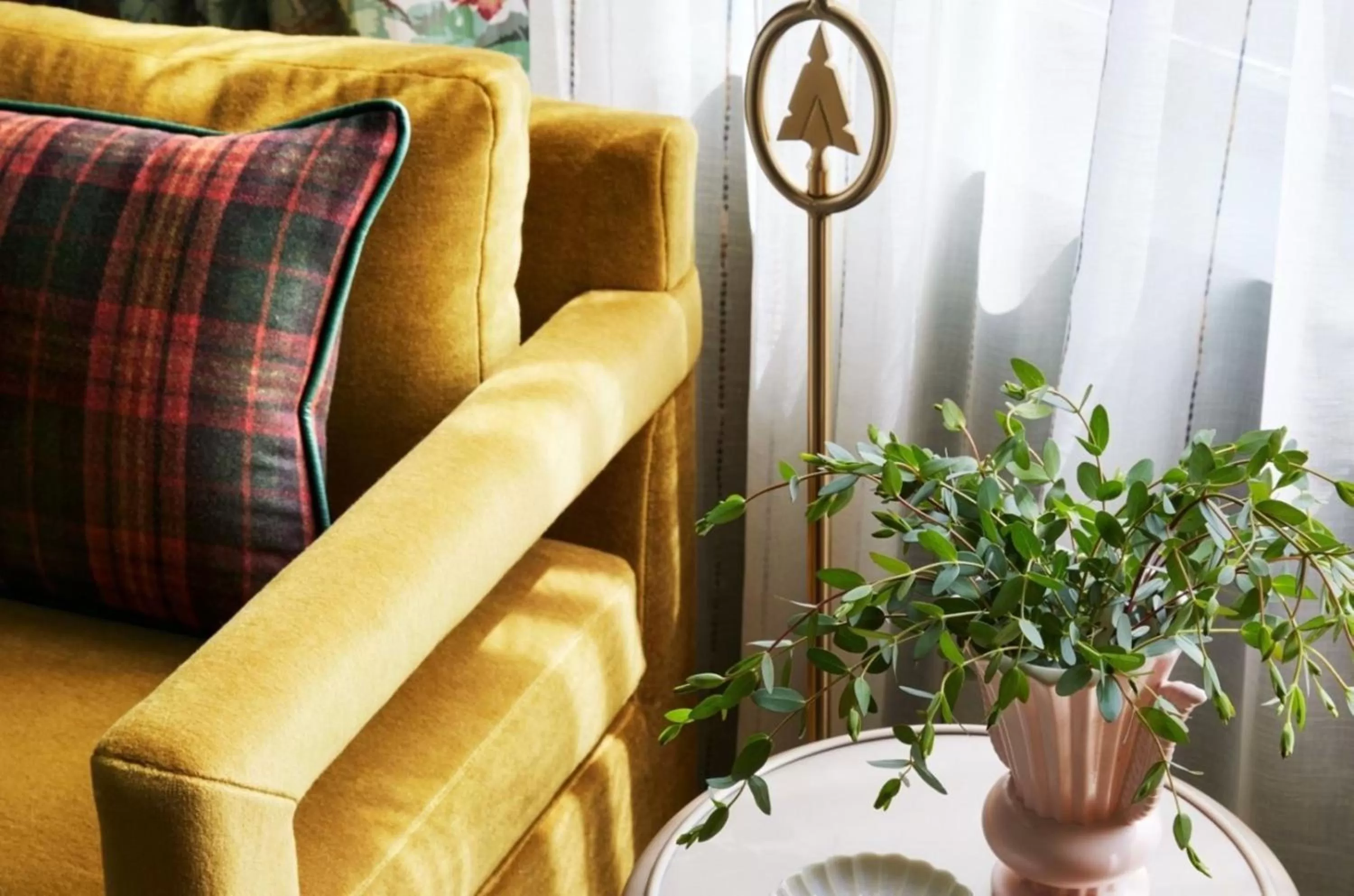 Seating area in Graduate by Hilton East Lansing