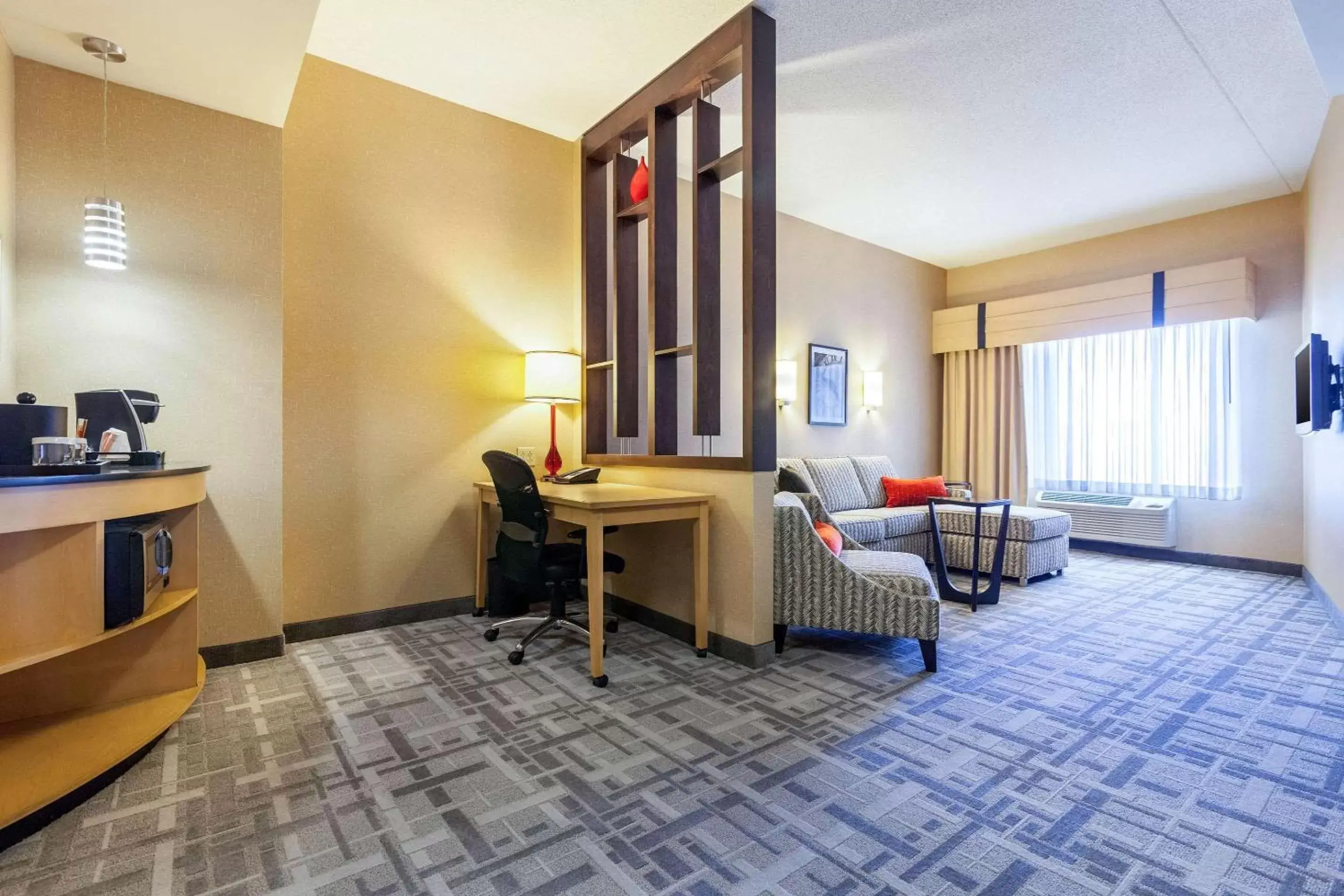 Photo of the whole room, Seating Area in Cambria Hotel Pittsburgh - Downtown