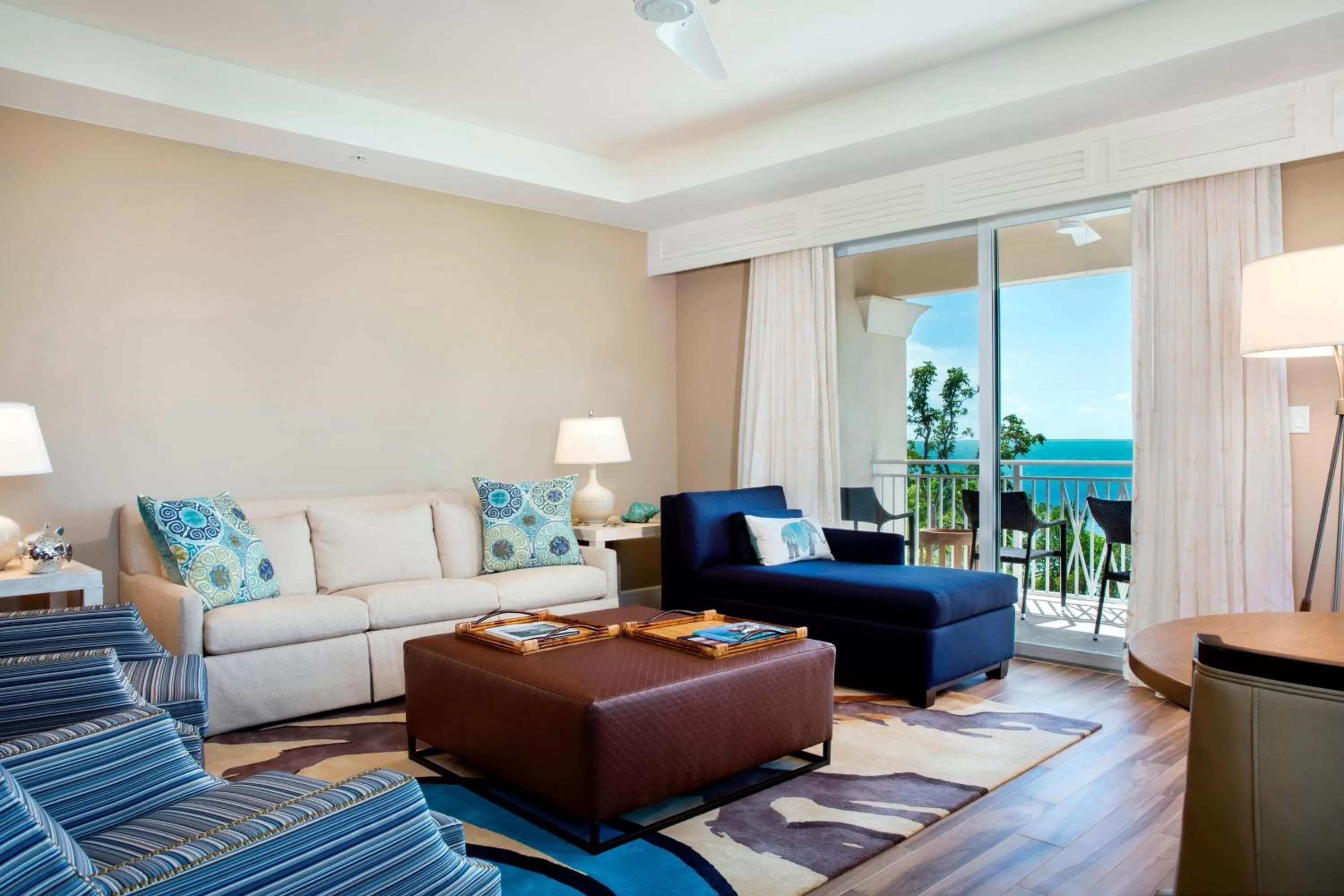 Living room in Playa Largo Resort & Spa, Autograph Collection