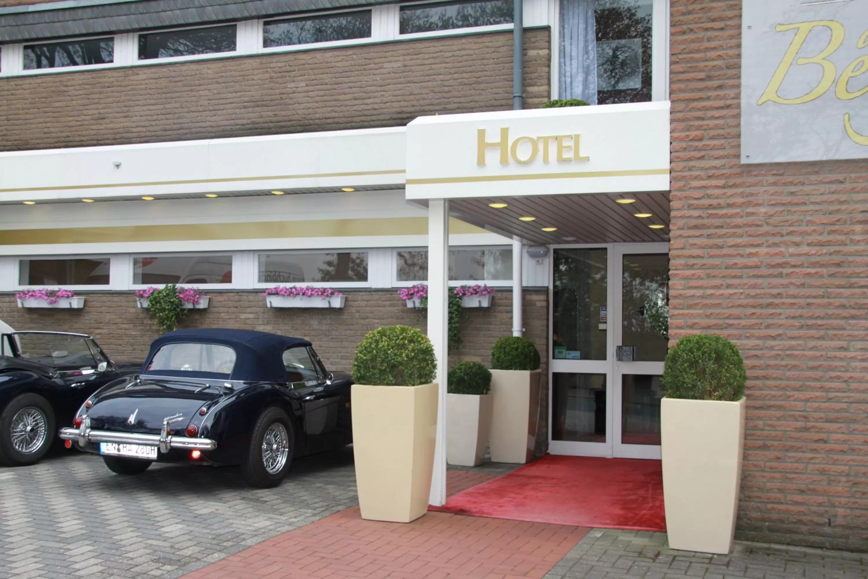 Facade/entrance in Am Berghang