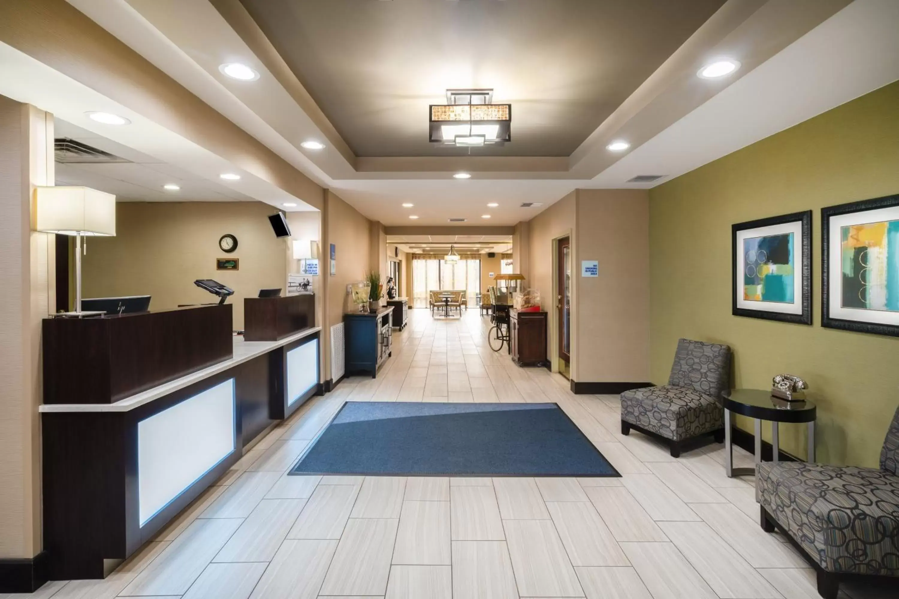 Property building, Lobby/Reception in Holiday Inn Express Hotel & Suites Ashland, an IHG Hotel