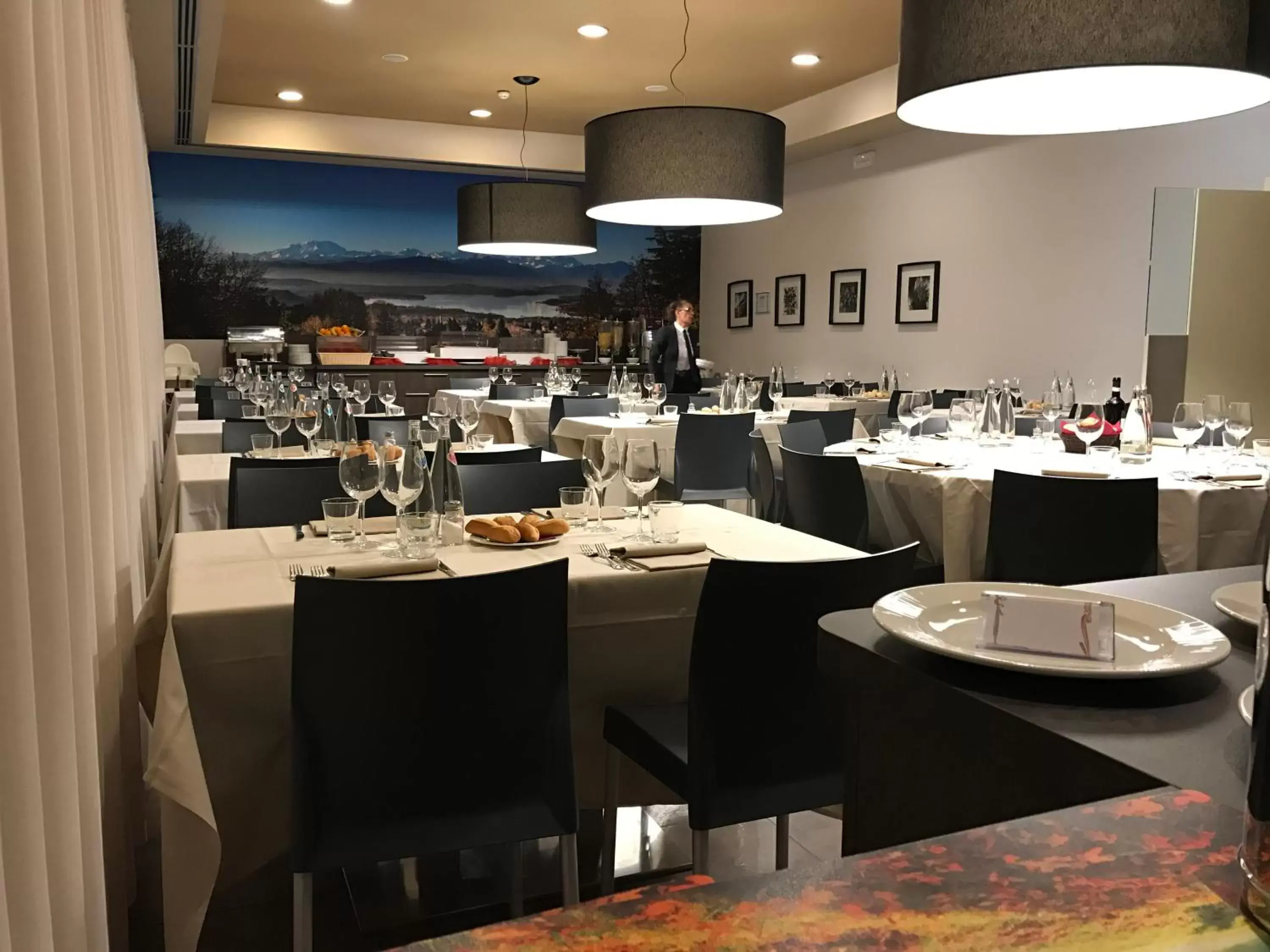 Restaurant/Places to Eat in Bis Hotel Varese