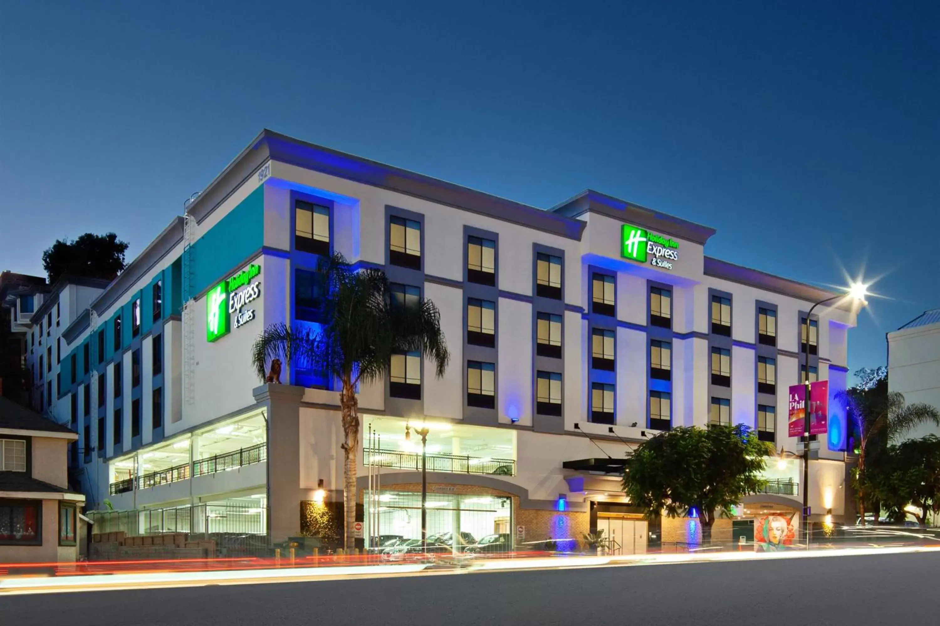 Property Building in Holiday Inn Express Hollywood Walk of Fame, an IHG Hotel