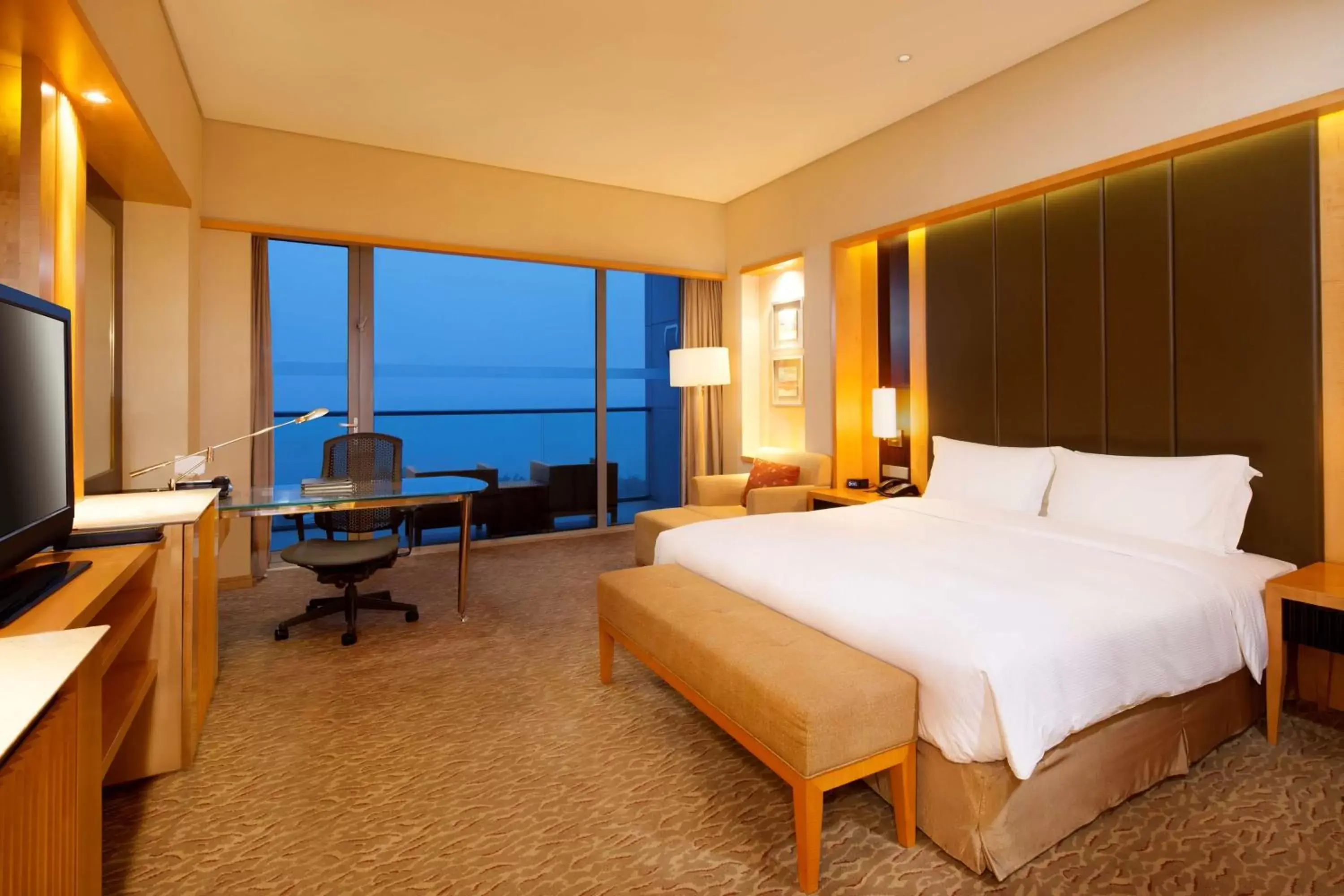 Bedroom in Hilton Nanjing Riverside