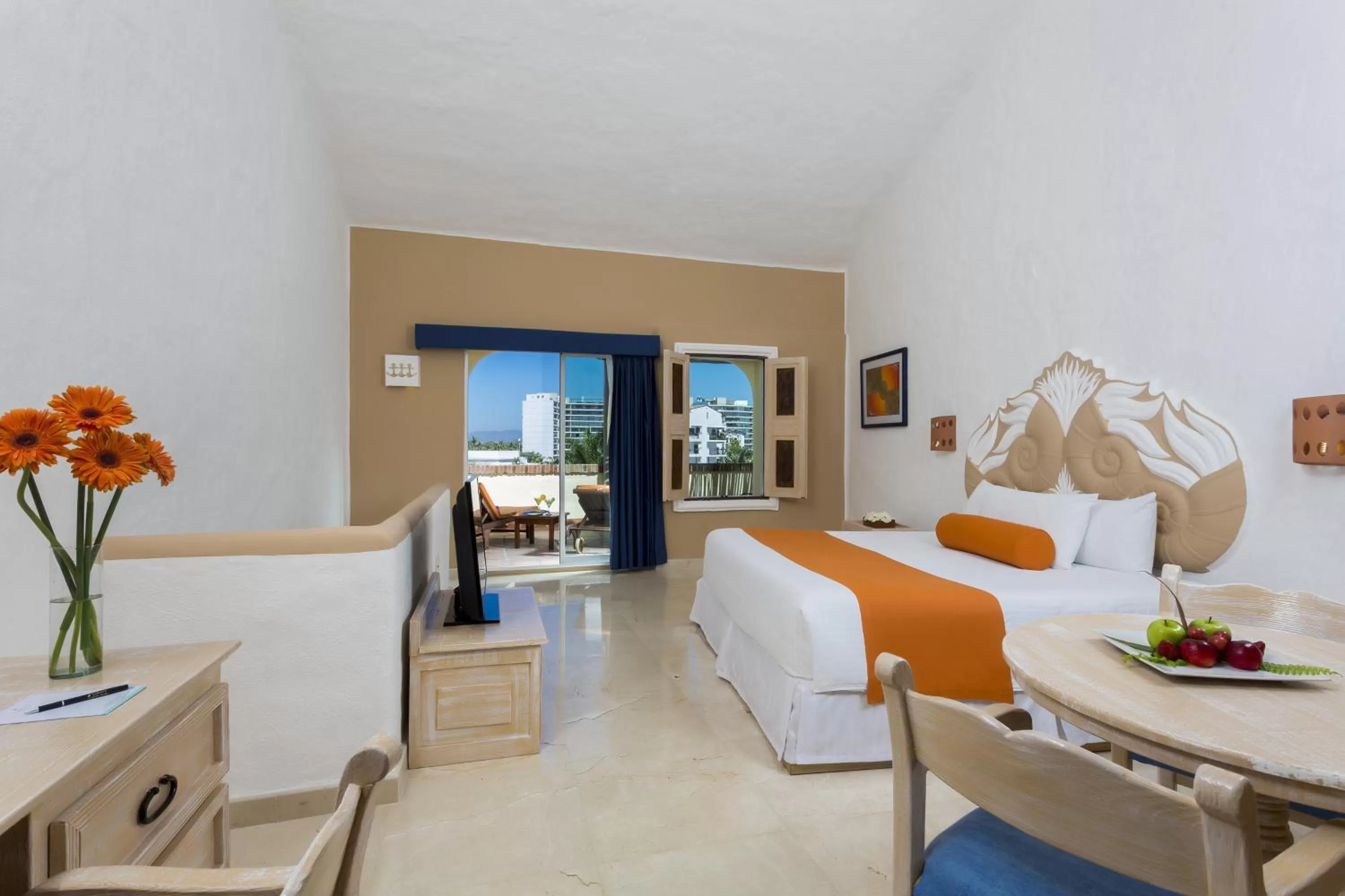 Bed in Flamingo Vallarta Hotel & Marina