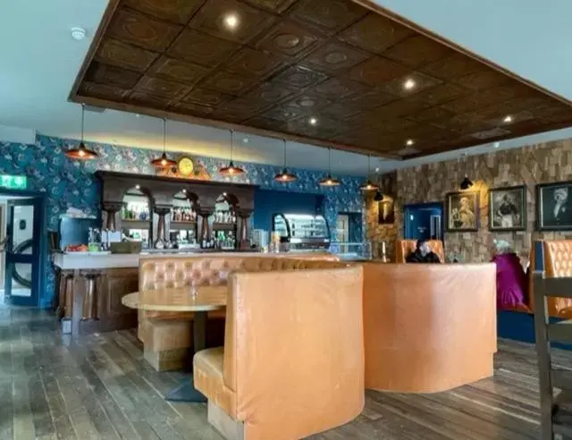 Food and drinks, Lounge/Bar in Loch Lomond Hotel