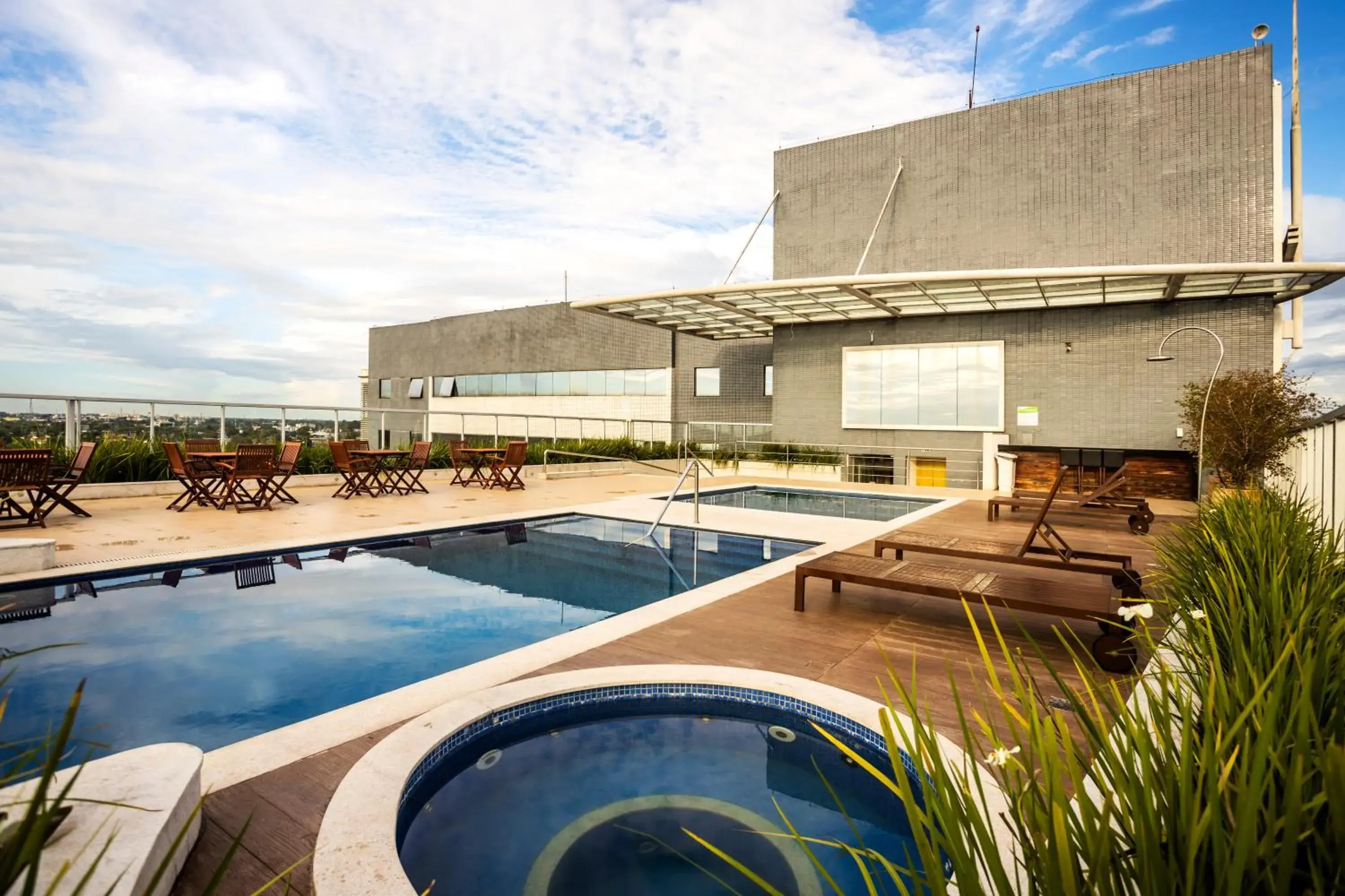 Swimming Pool in Ibis Styles Belém Hangar