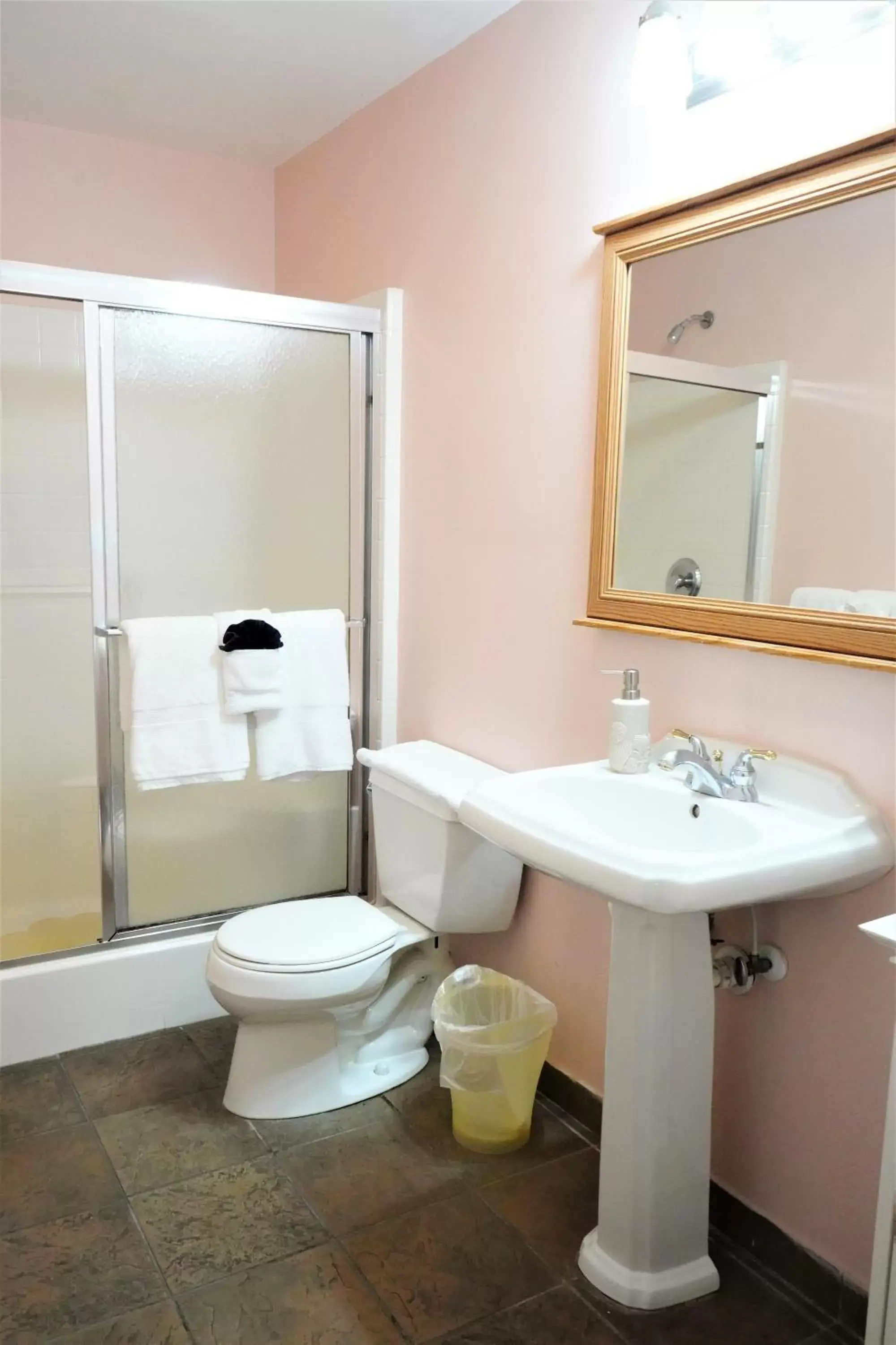 Shower, Bathroom in Glunz Ocean Beach Hotel and Resort