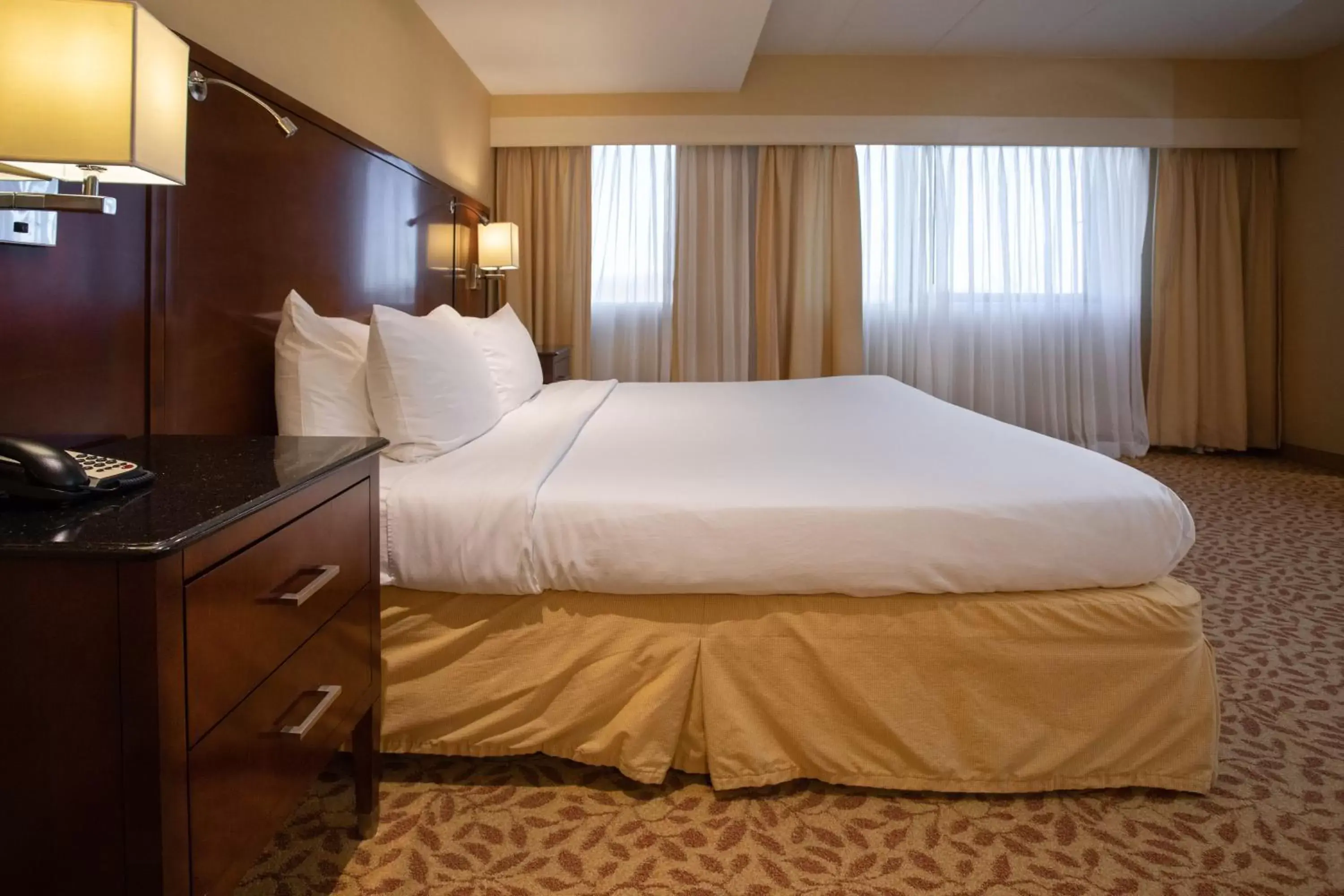 Bed in Jake's 58 Casino Hotel - Adult Only