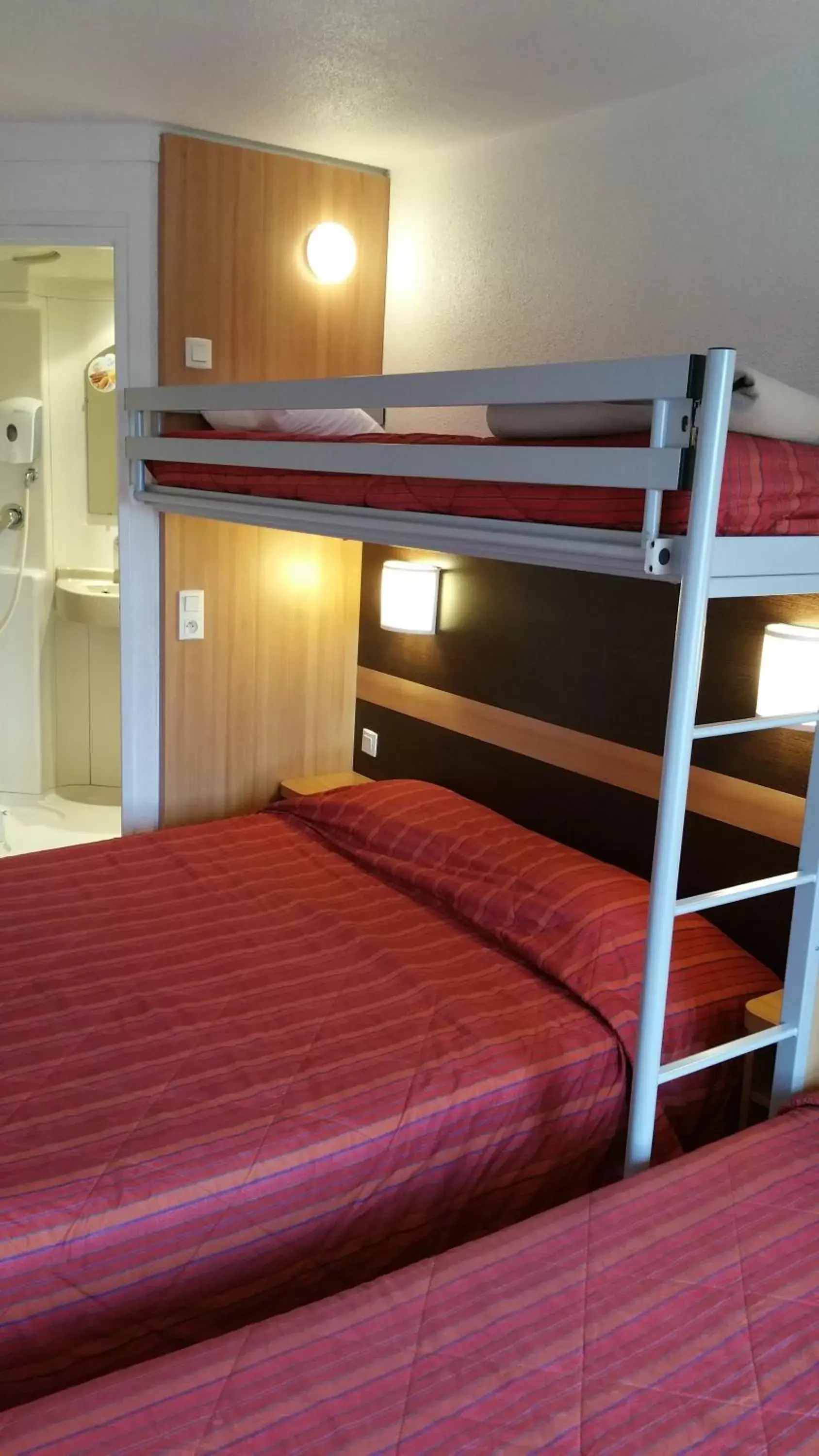 Bed, Bunk Bed in Premiere Classe Bayeux