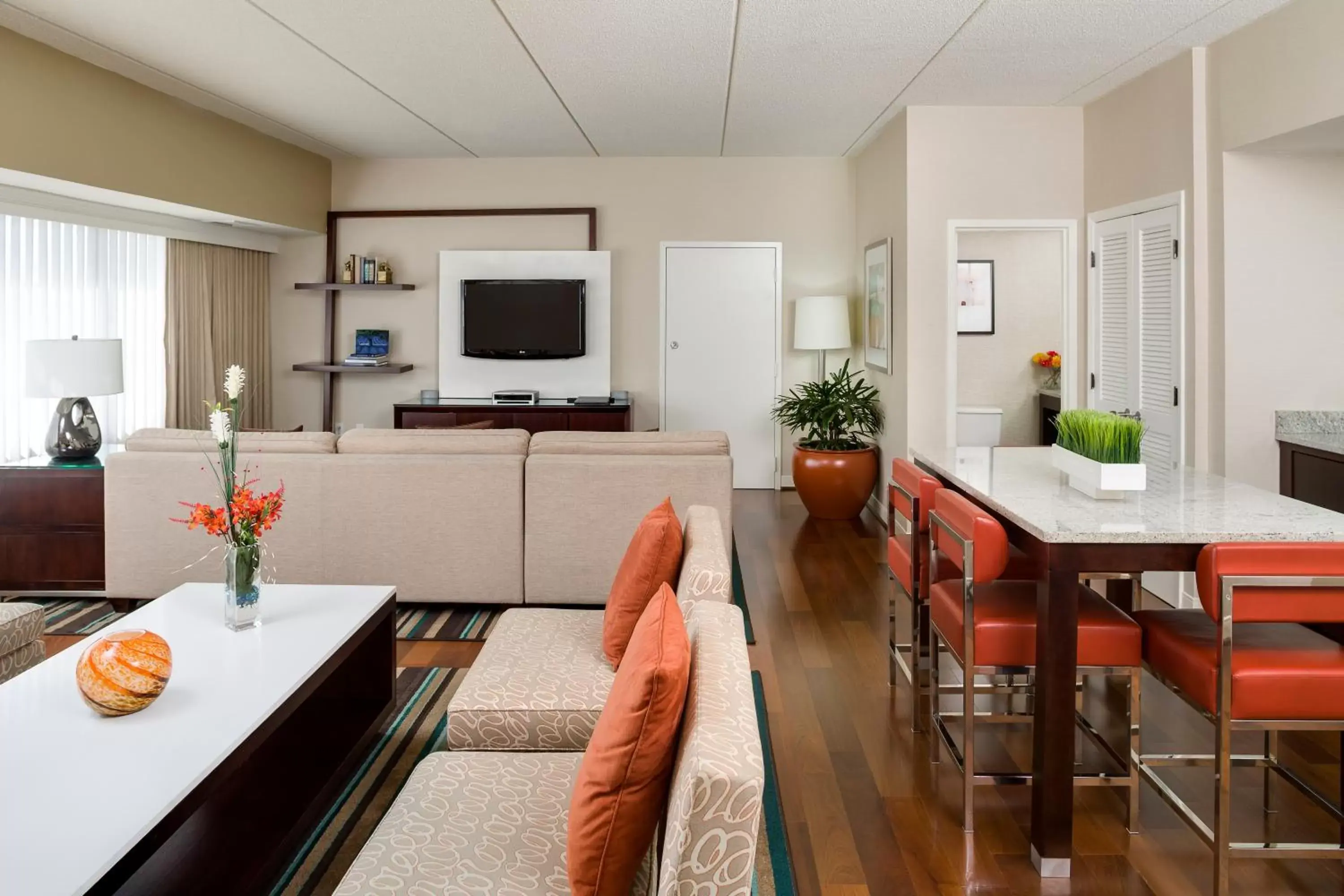 Living room, Dining Area in Hyatt Regency Suites Atlanta Northwest