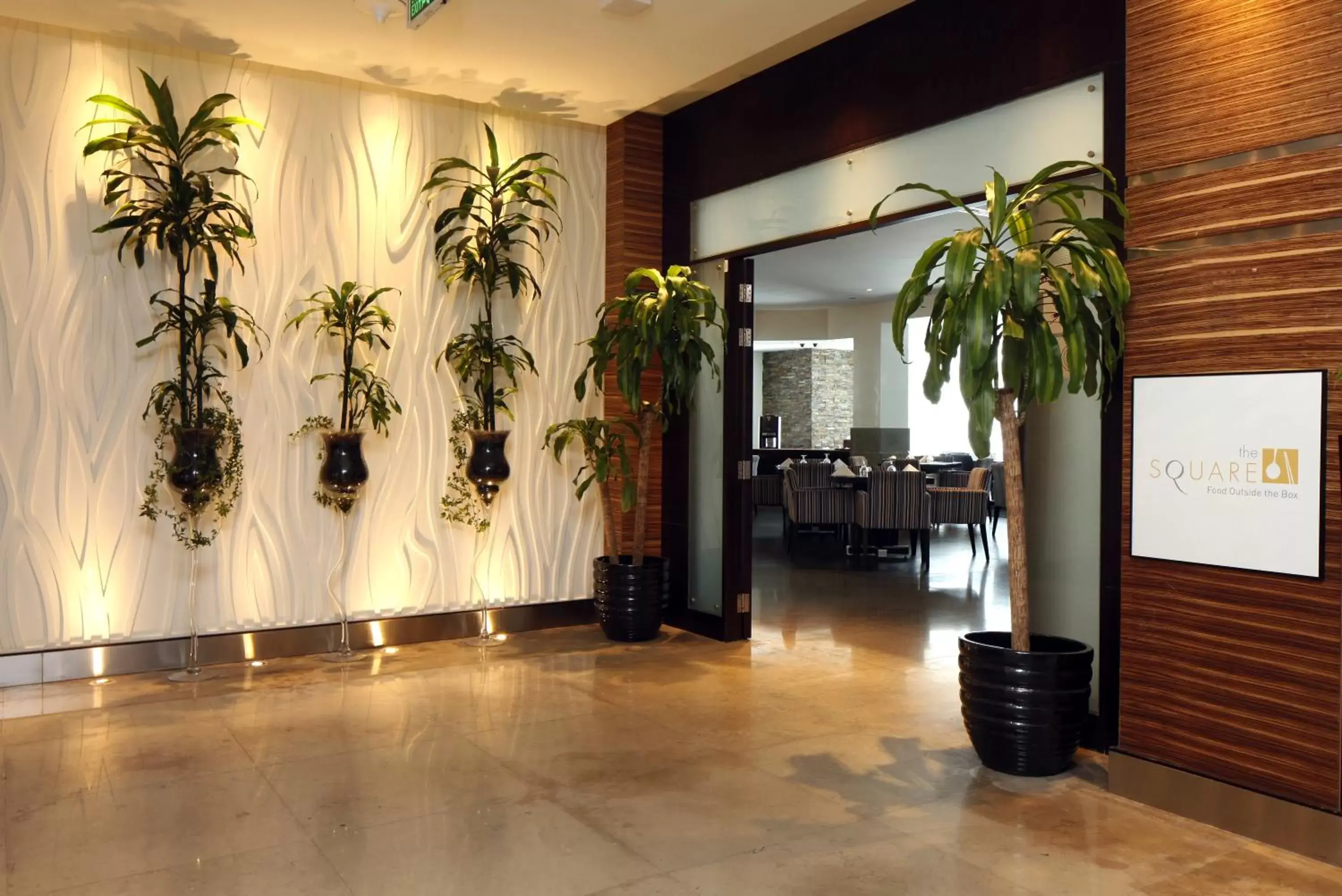 Restaurant/places to eat, Lobby/Reception in Novotel Dammam Business Park