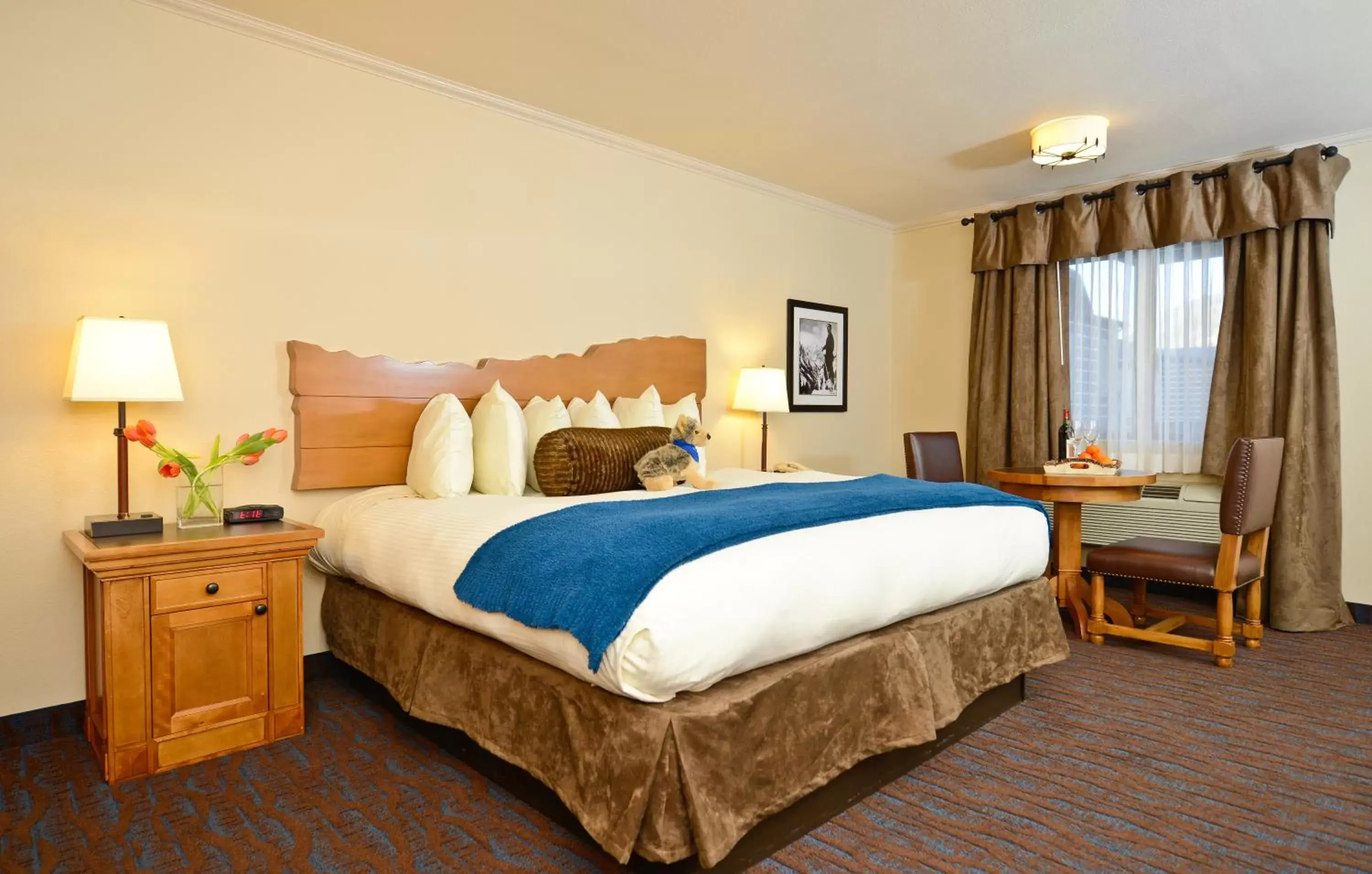 Bed in The Lexington at Jackson Hole