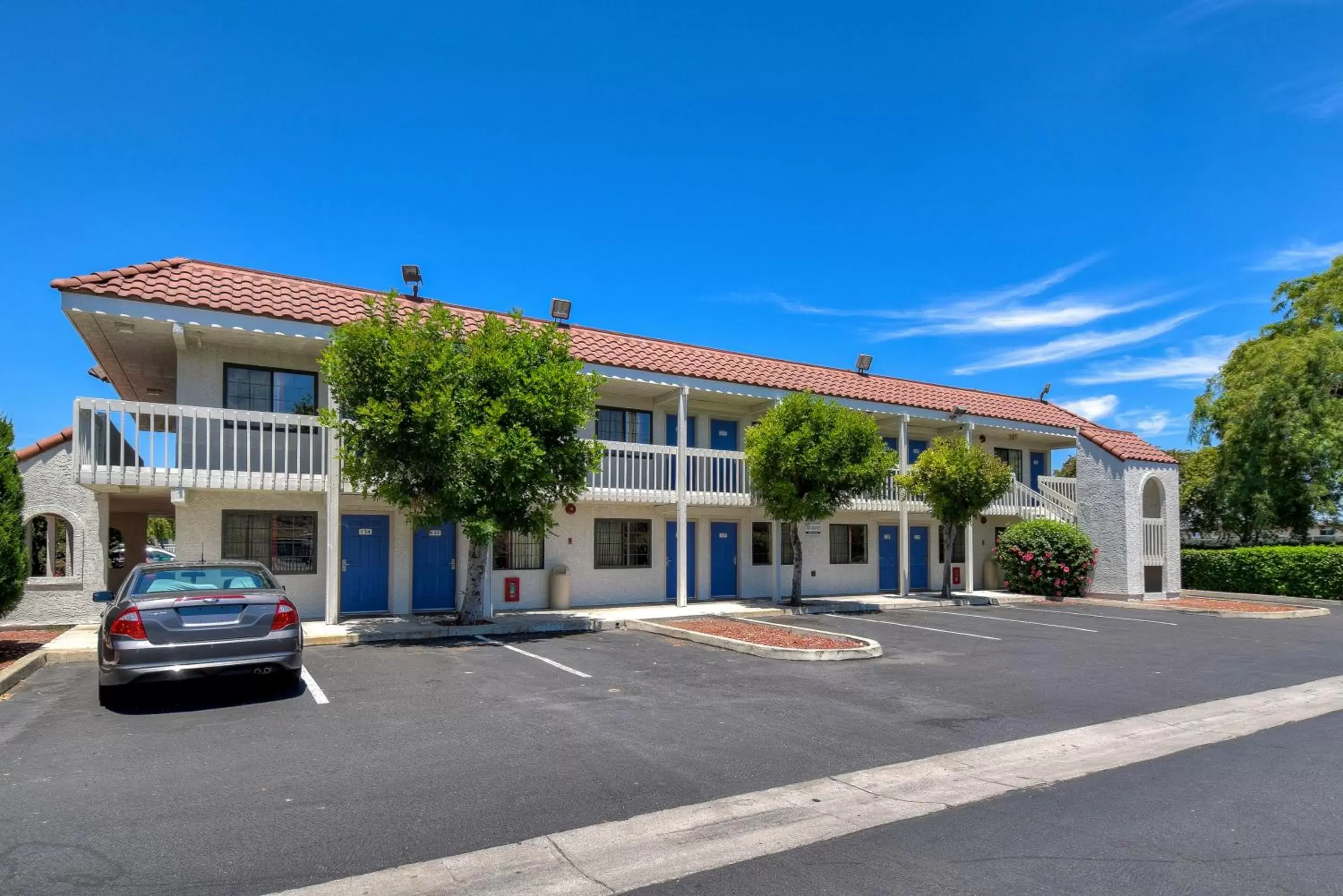 Facade/entrance, Property Building in Motel 6-Pomona, CA - Los Angeles