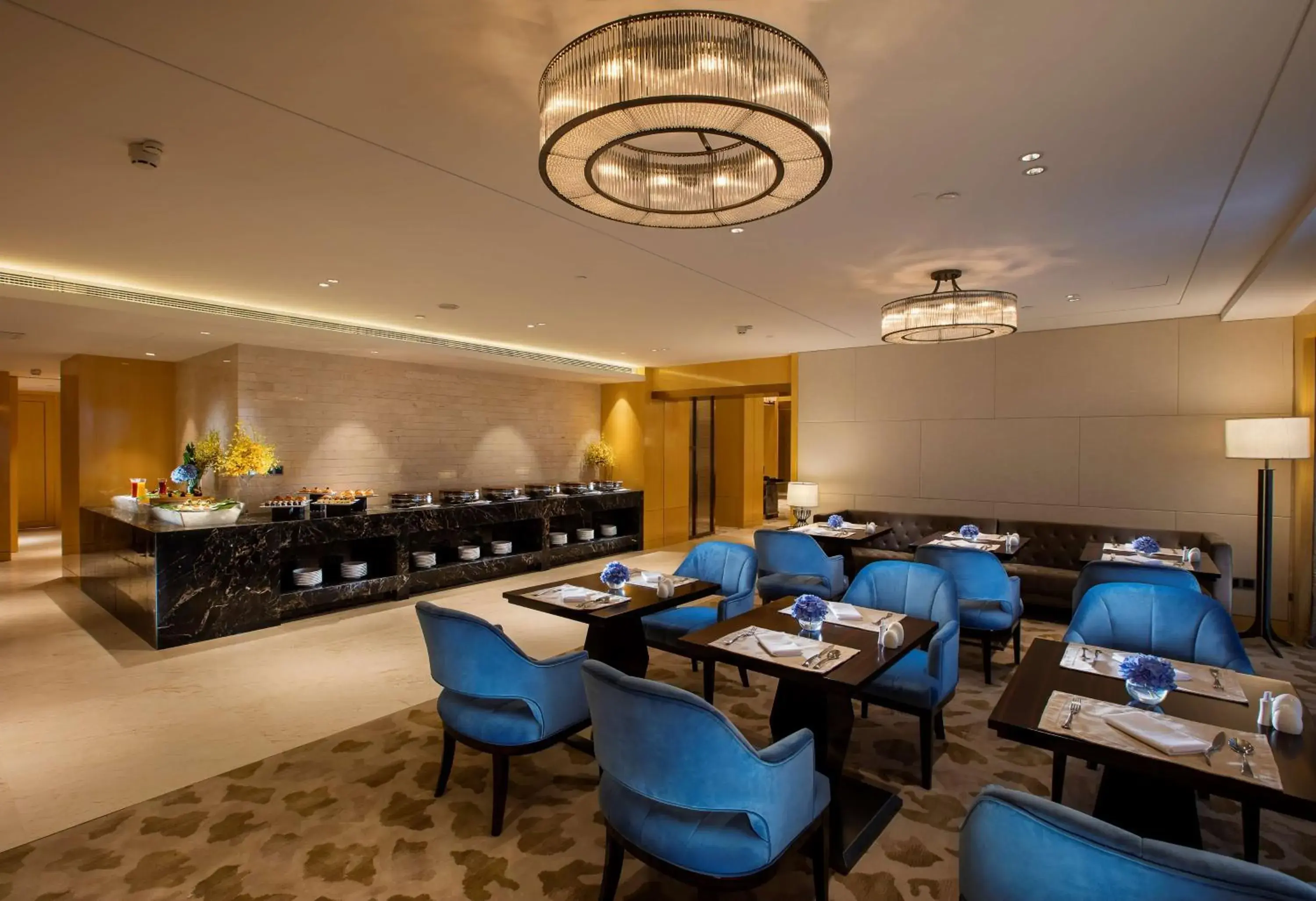 Property building, Restaurant/Places to Eat in Hilton Wuhan Riverside