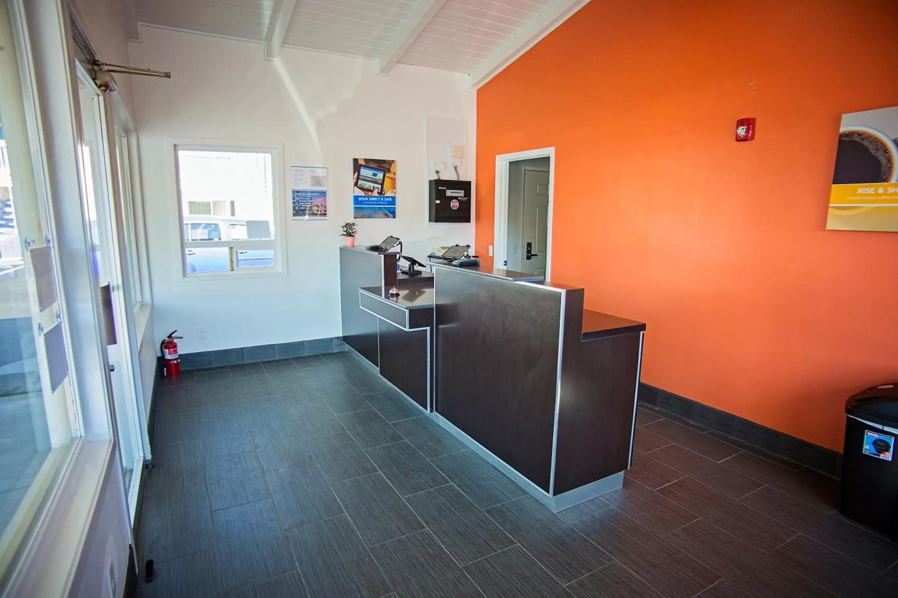 Property building, Lobby/Reception in Motel 6-Crescent City, CA