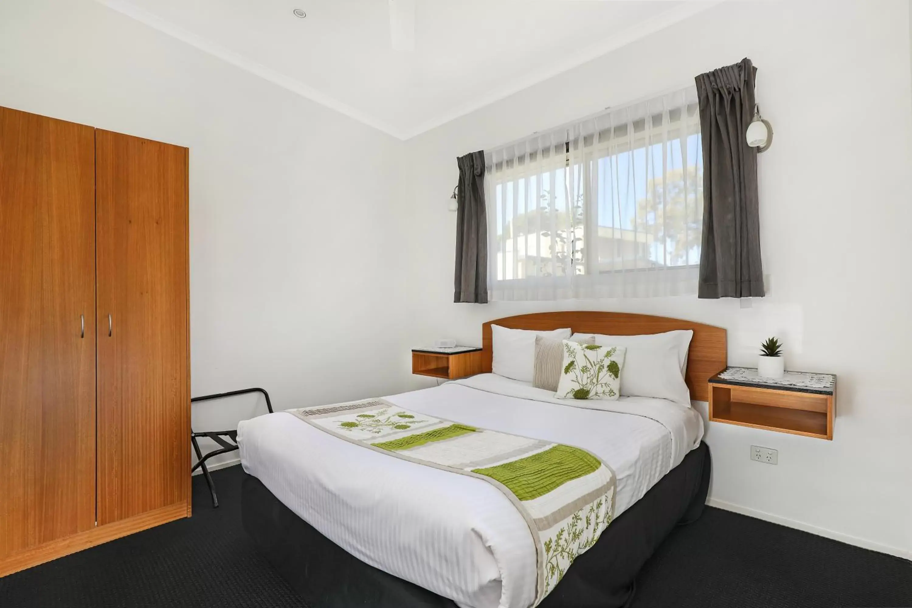 Bedroom, Bed in Caboolture Riverlakes Boutique Motel