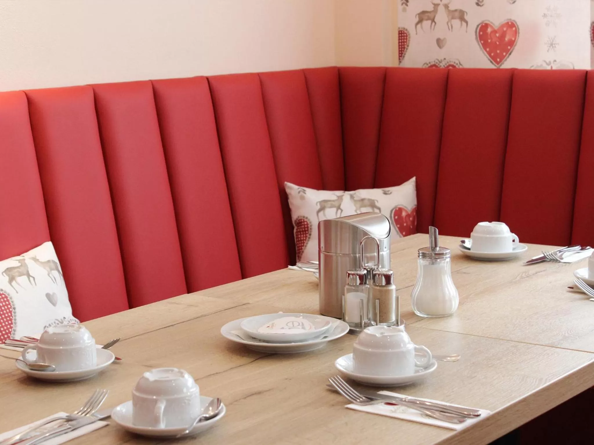 Restaurant/places to eat in Hotel Altes Weinhaus