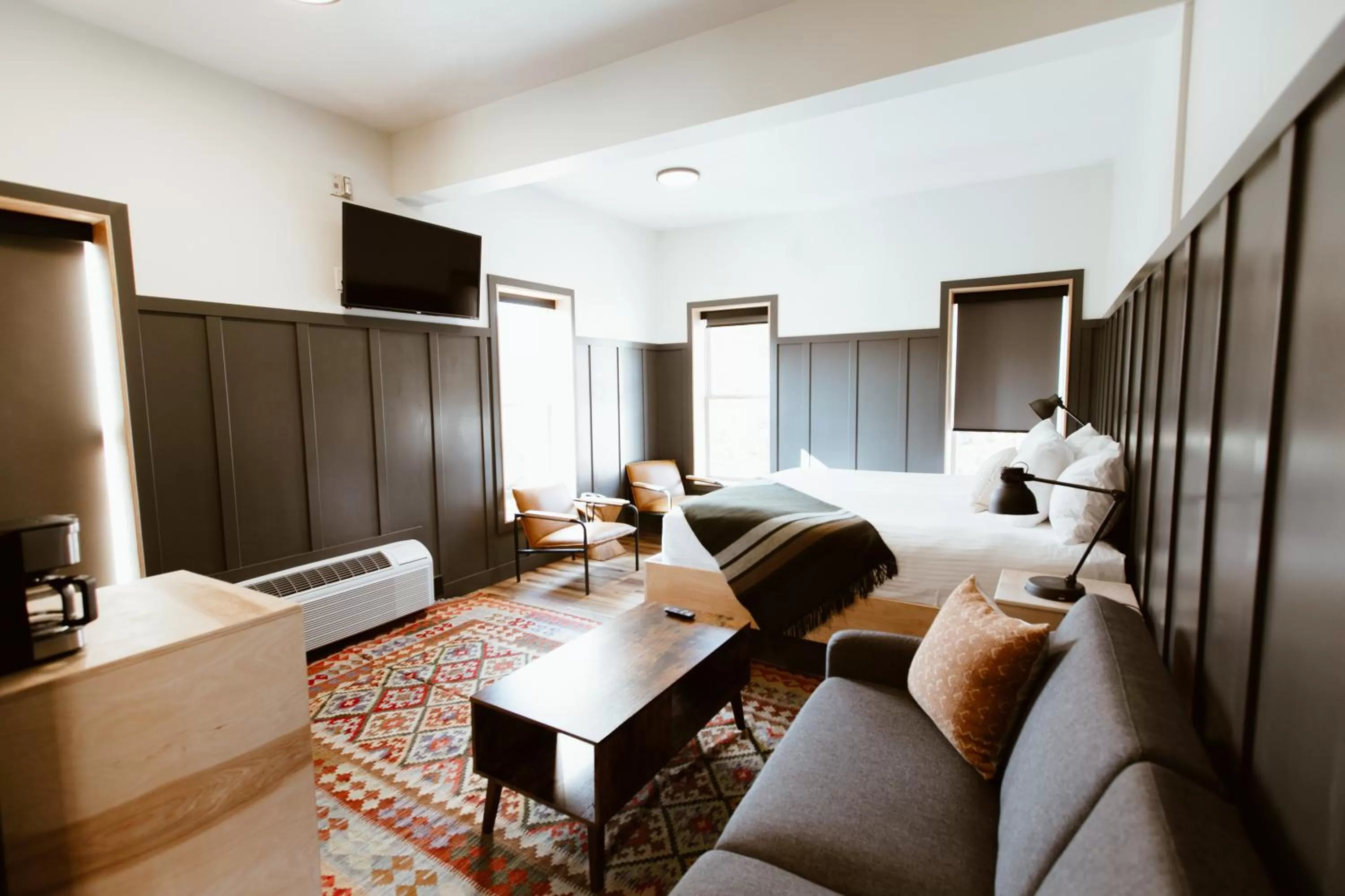 Bed in The Flying Steamshovel Inn