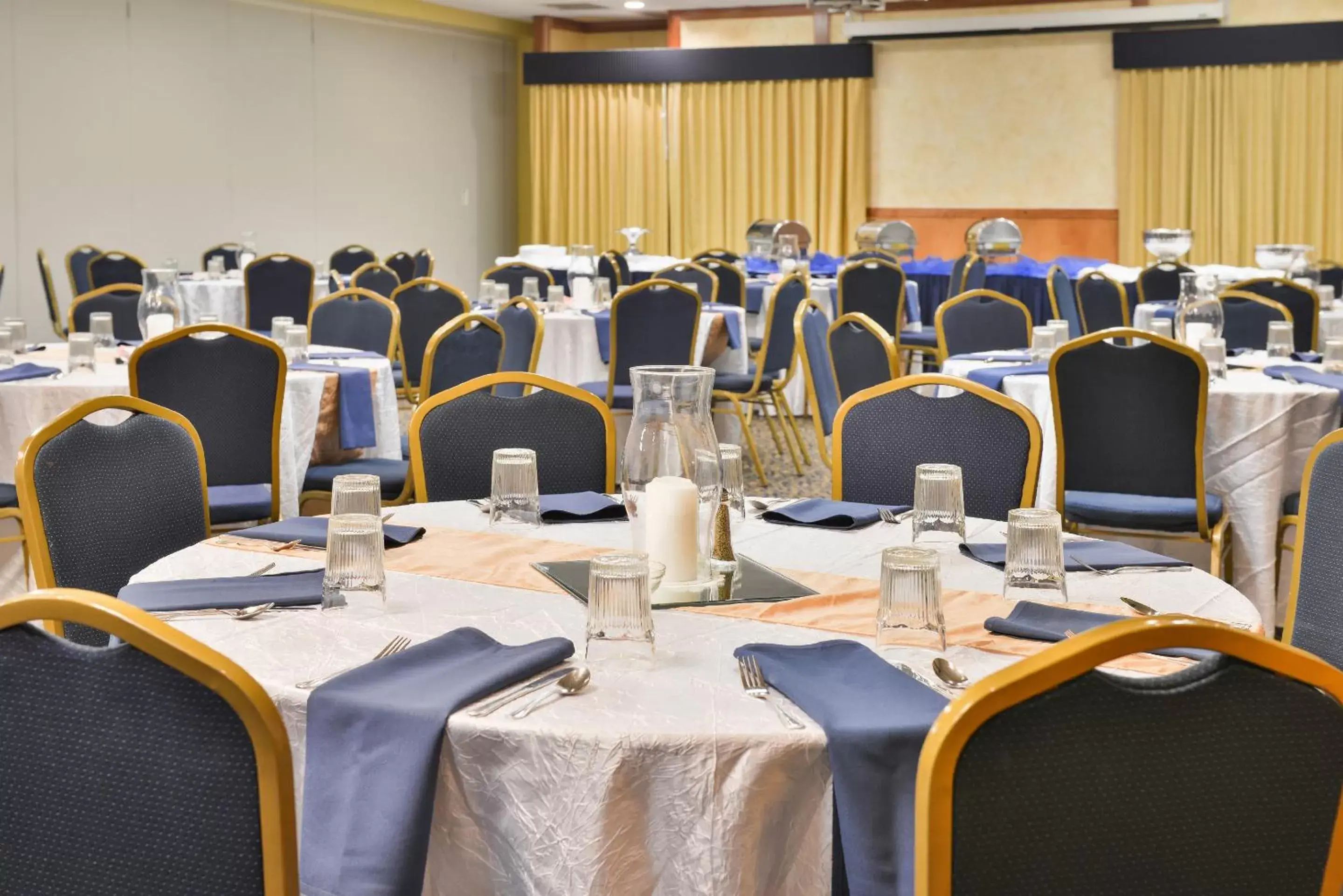 Banquet/Function facilities, Restaurant/Places to Eat in Billings Hotel & Convention Center