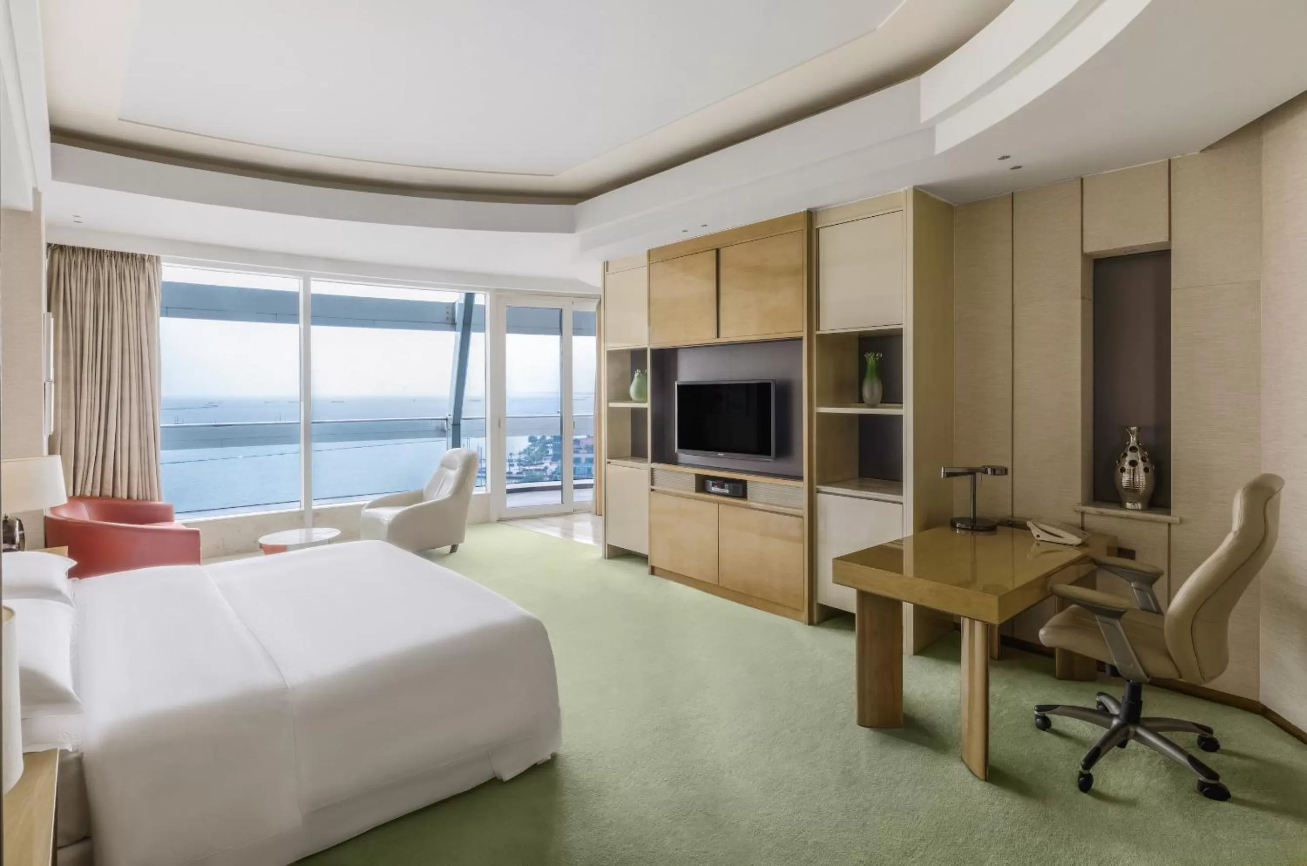 Bedroom in Sheraton Huzhou Taihu Lake Hot Spring Resort & Spa