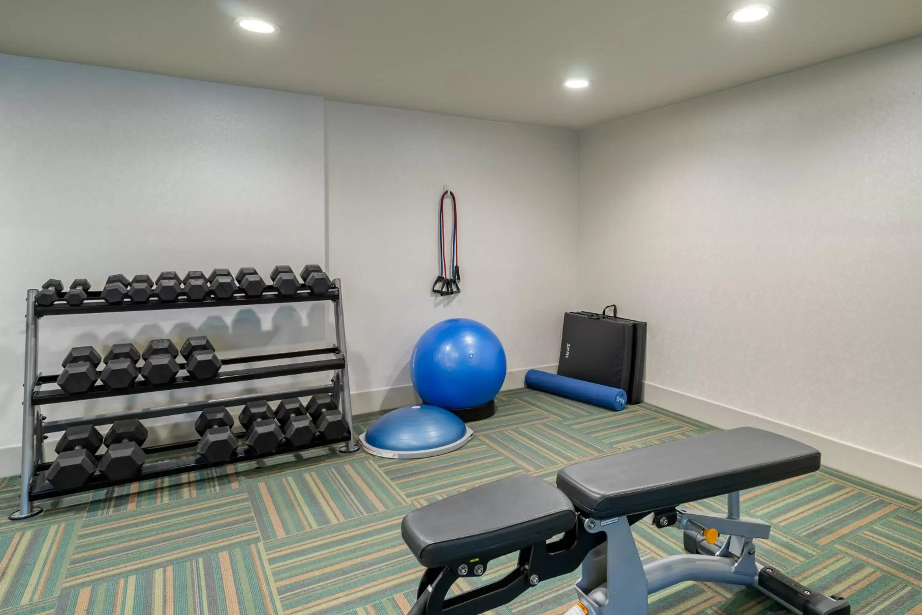 Fitness centre/facilities in Holiday Inn Express Cape Coral-Fort Myers Area by IHG Fitness centre/facilities in Holiday Inn Express Cape Coral-Fort Myers Area by IHG