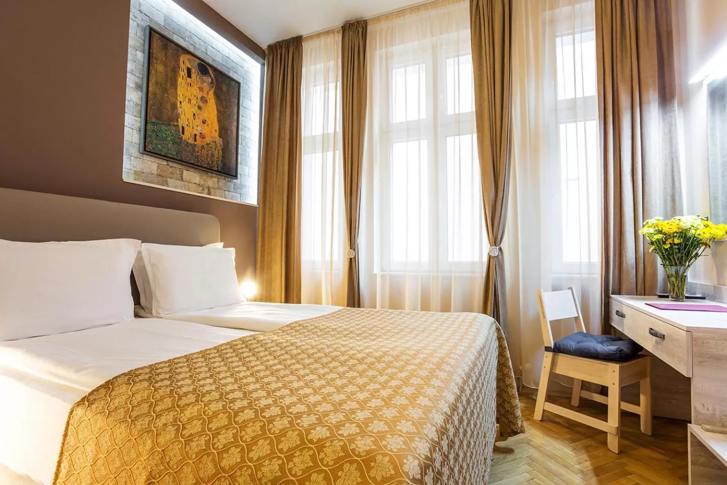 Bed in Sofia Place Hotel by HMG